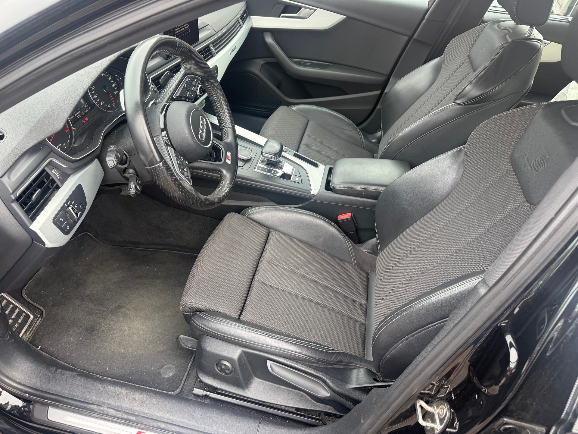 AUDI A4 Avant 2.0 TDI Sport quattro S-tronic-image-5