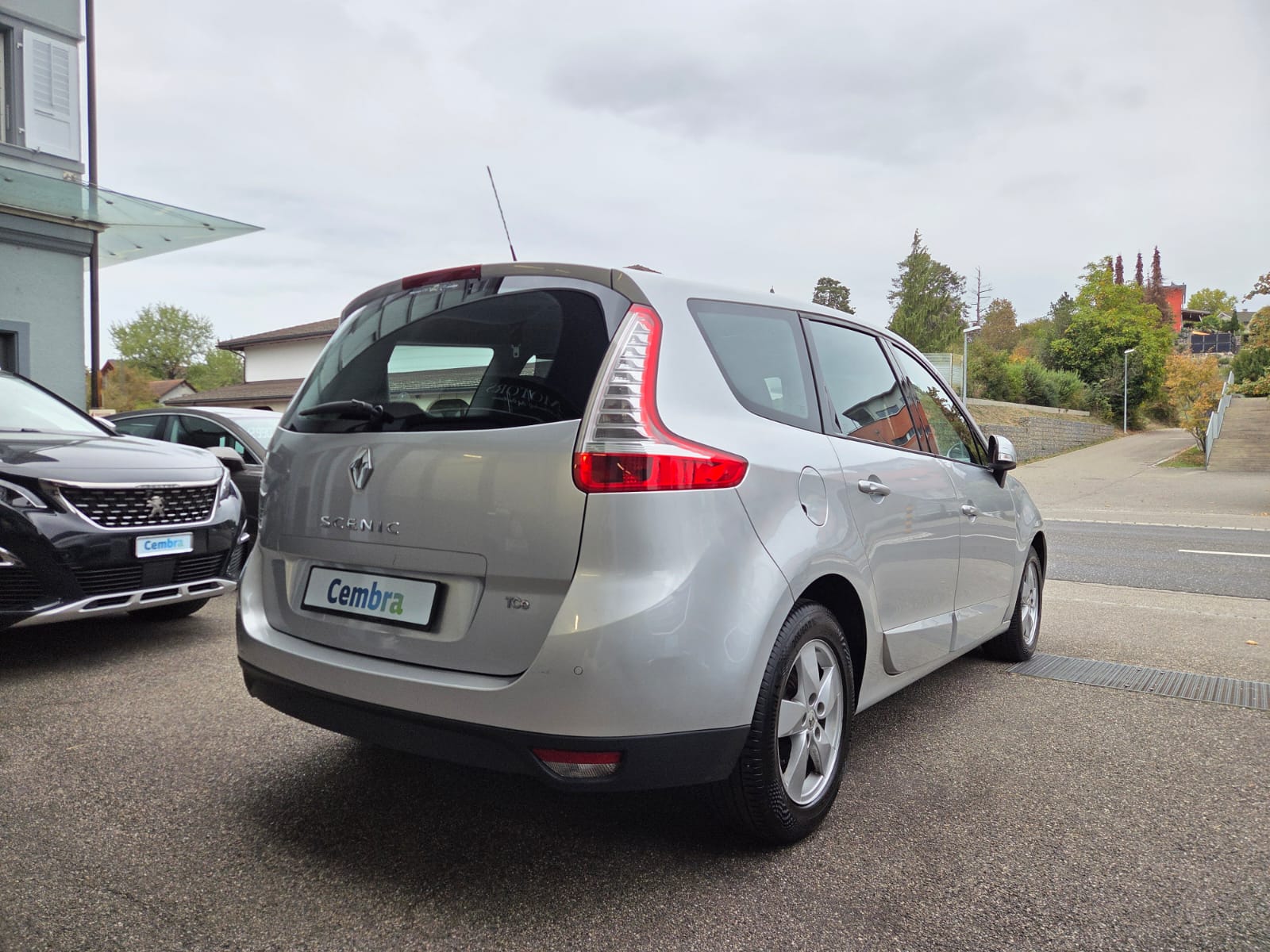RENAULT Grand Scénic 1.4 16V Turbo Dynamique-image-3