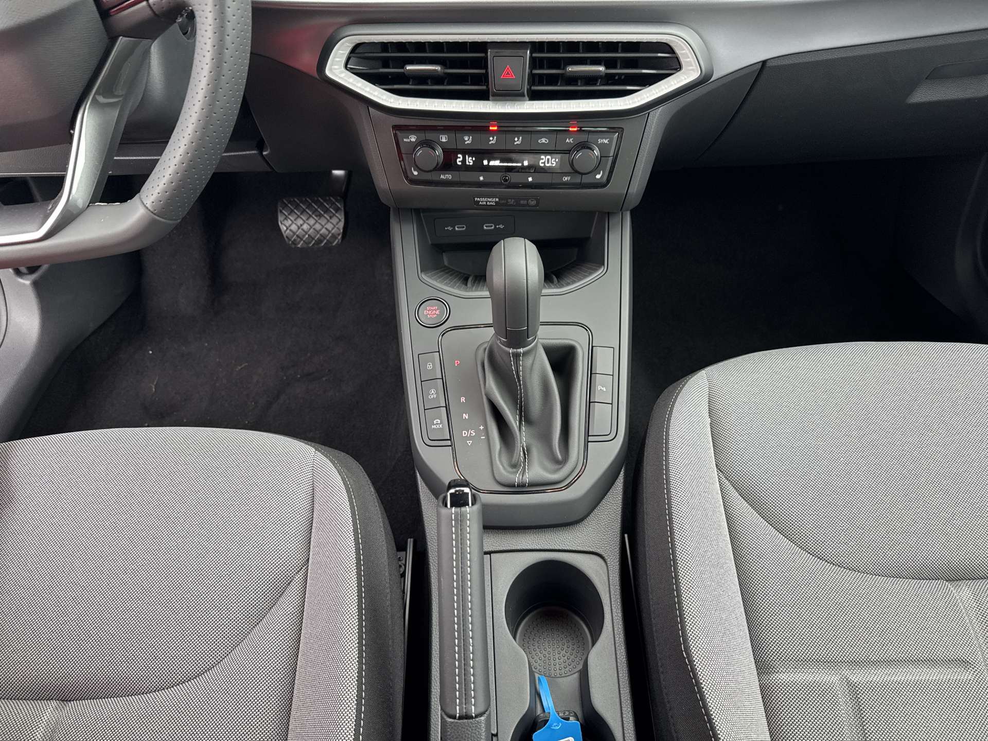 SEAT Ibiza 1.0 EcoTSi FR DSG-Automat-image-11