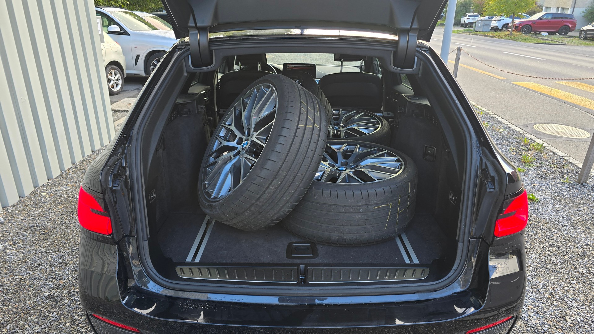 BMW 540d xDrive 48V Touring M Sport Steptronic-image-6