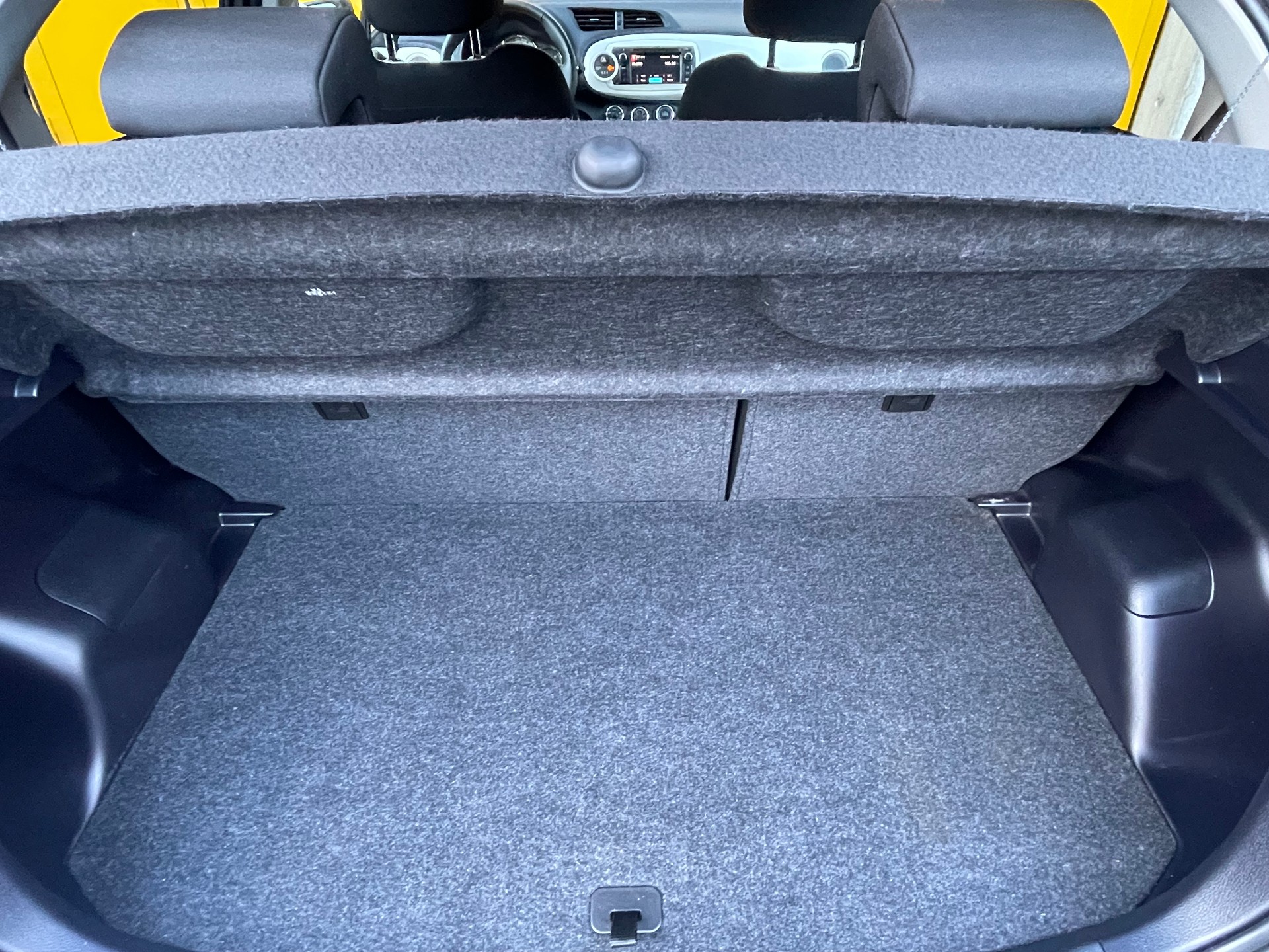 TOYOTA Yaris 1.33 Style-image-14