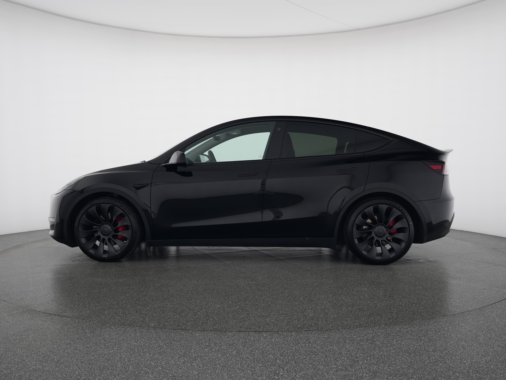 TESLA Model Y Performance-image-2