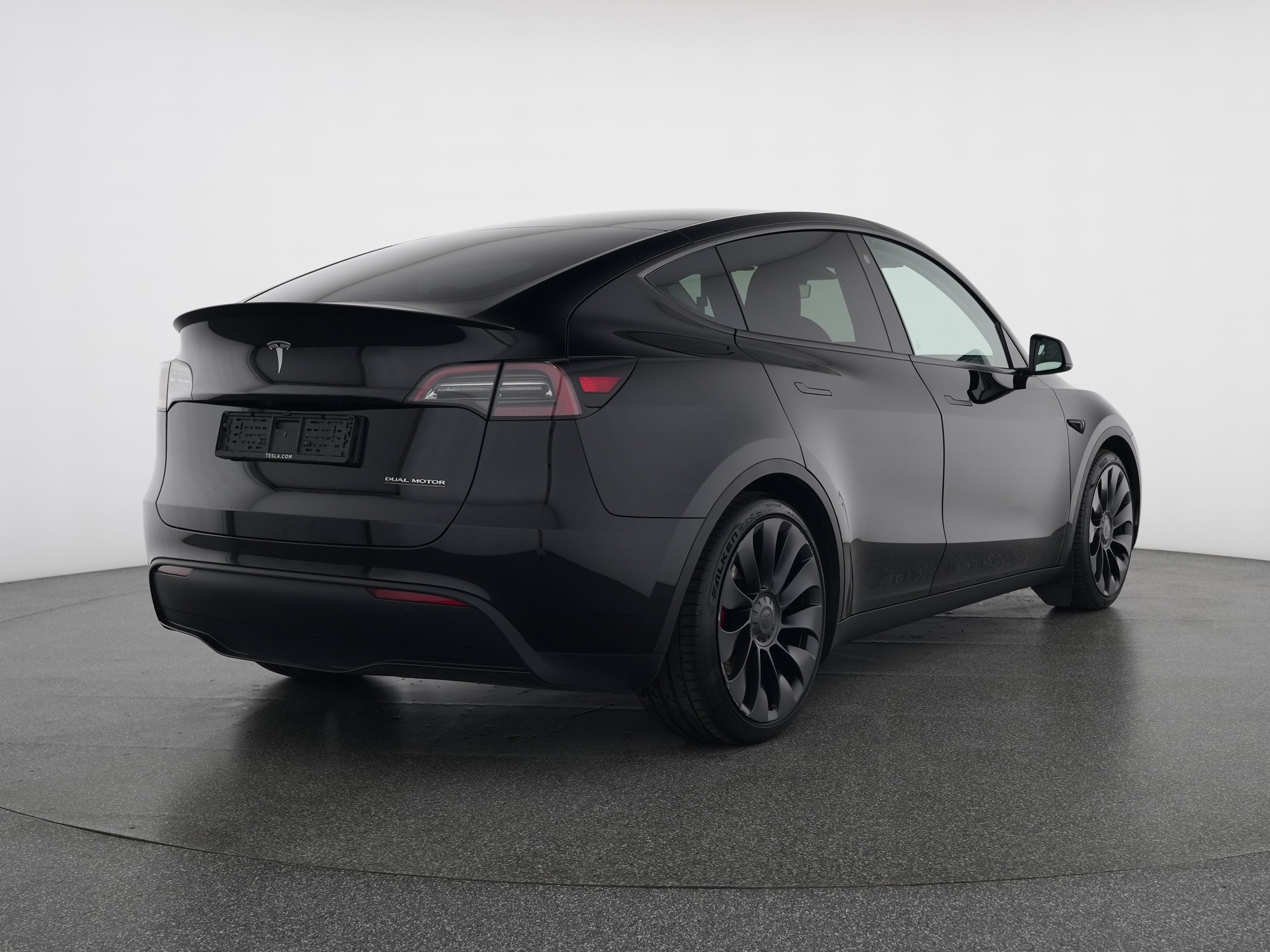 TESLA Model Y Performance-image-1