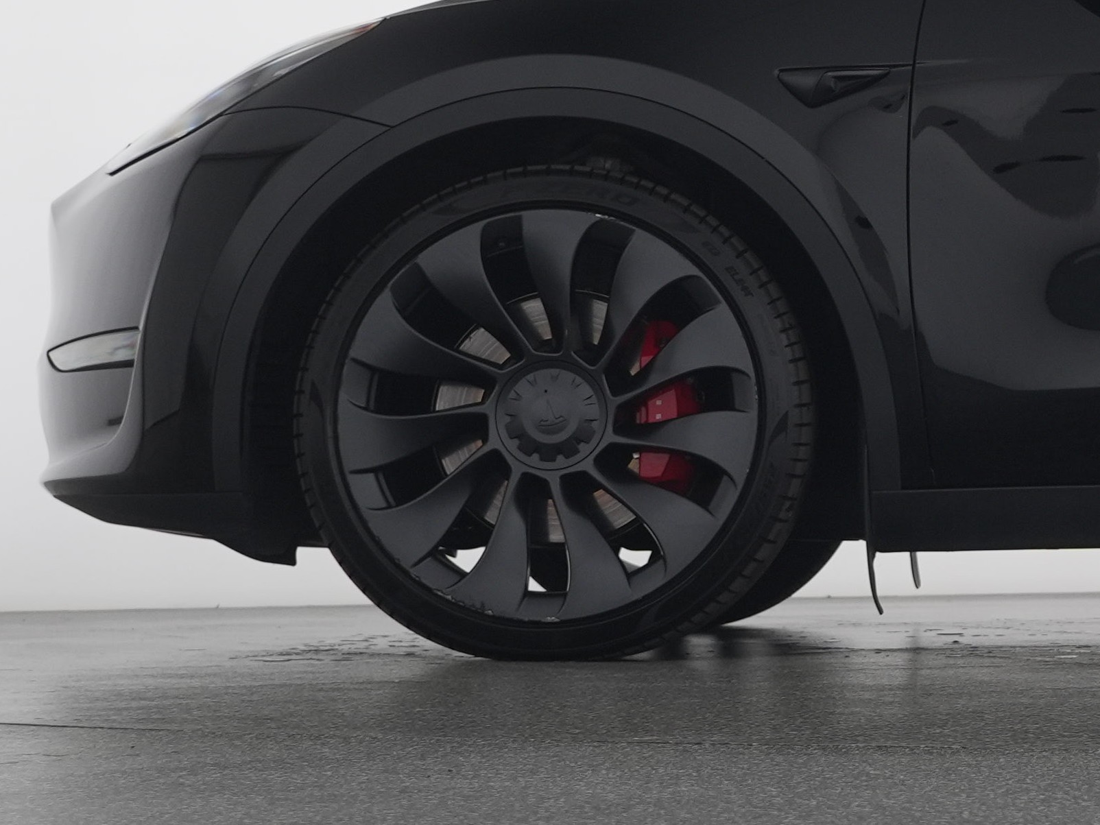 TESLA Model Y Performance-image-4