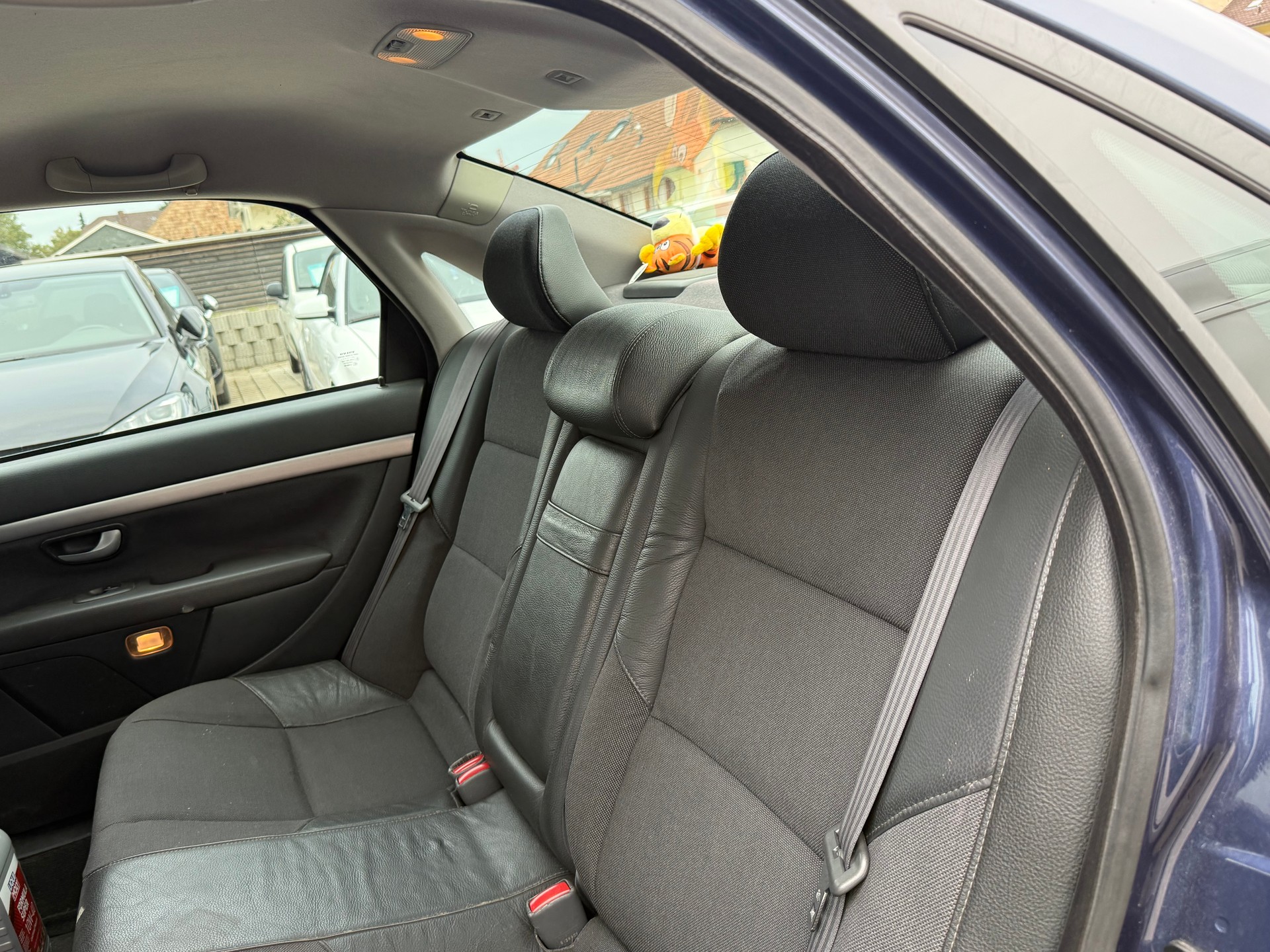 VOLVO S80 2.5T AWD A-image-9