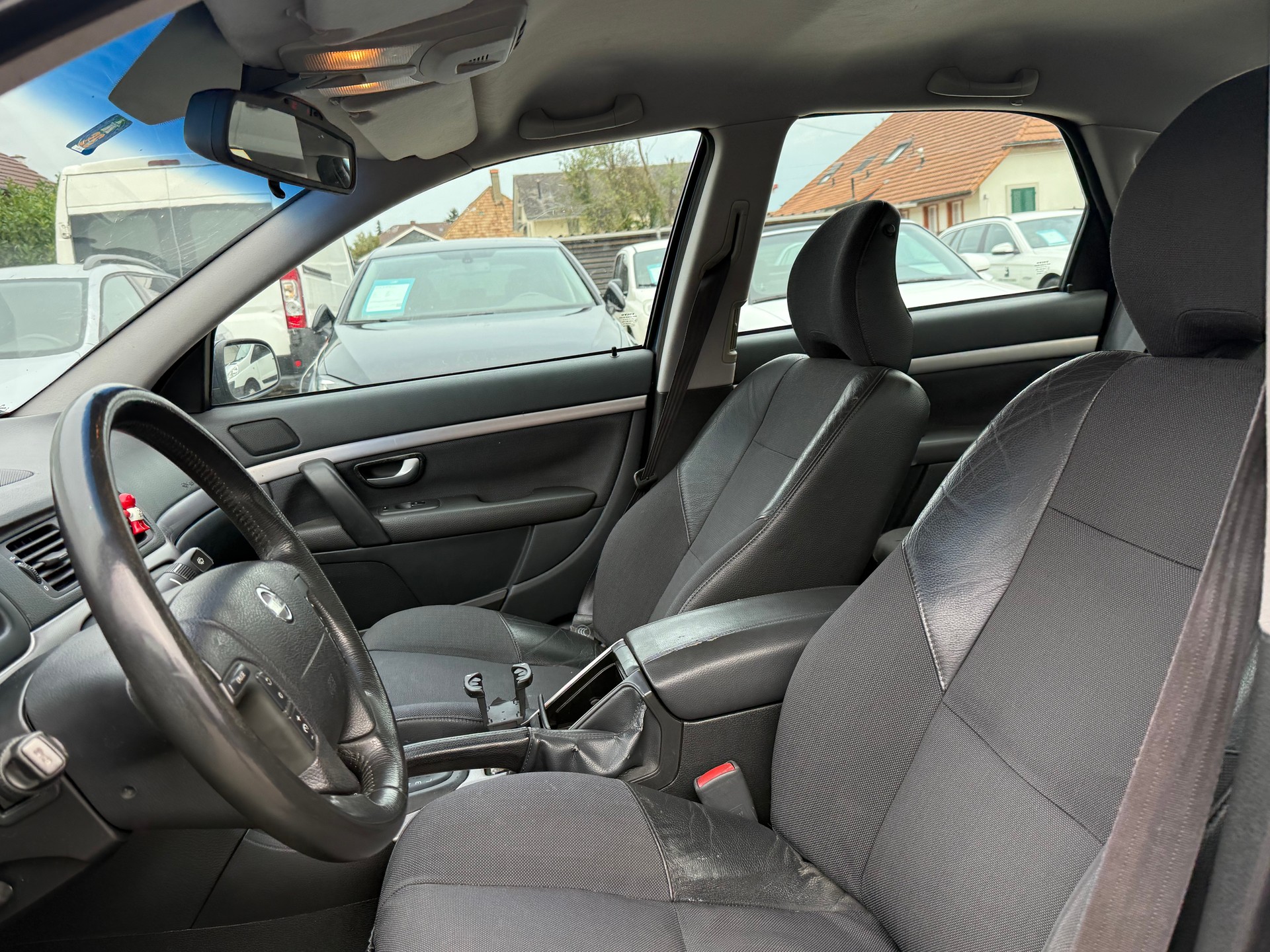 VOLVO S80 2.5T AWD A-image-8