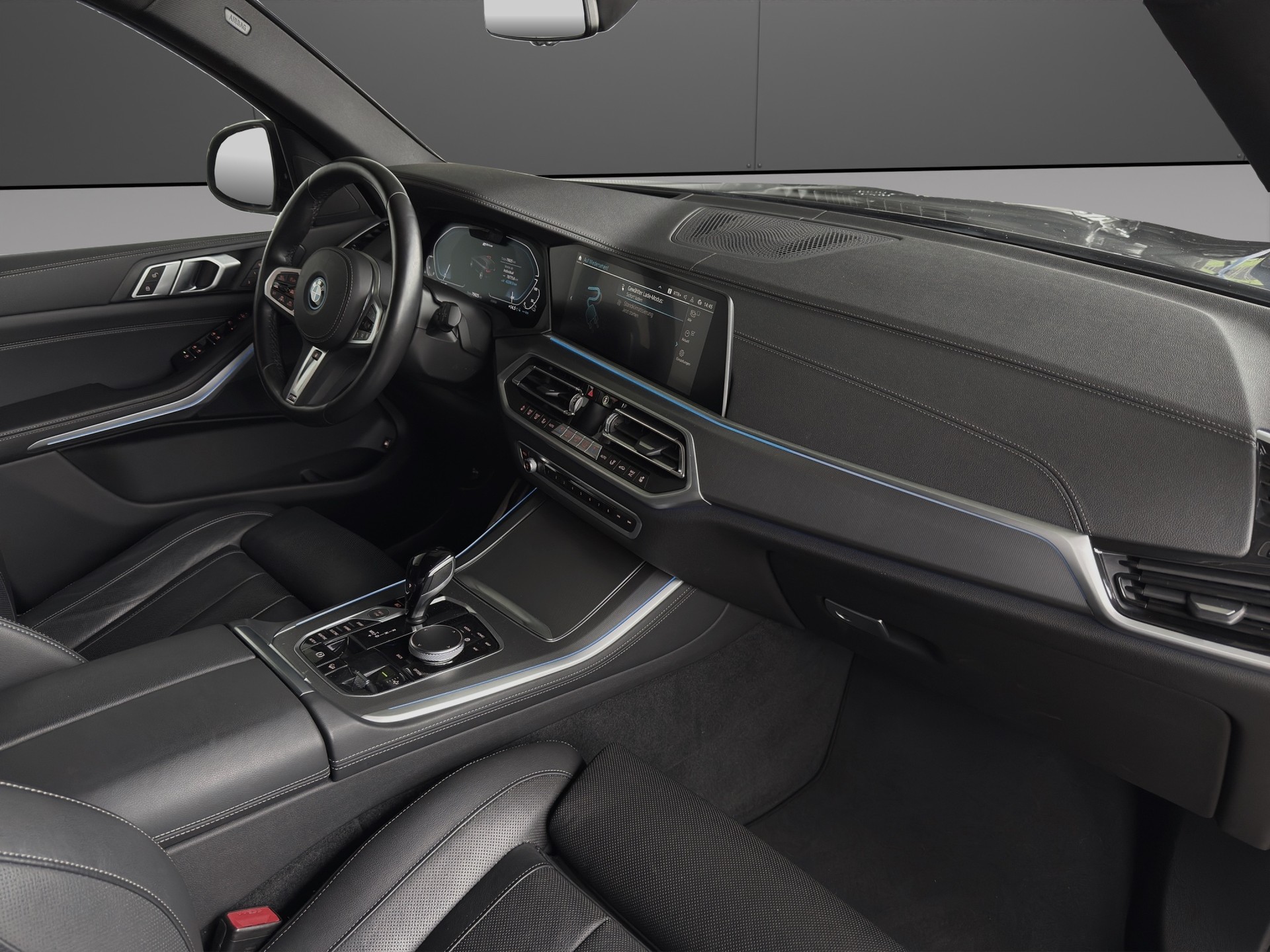 BMW X5 xDrive45e M Sport Steptronic-image-10