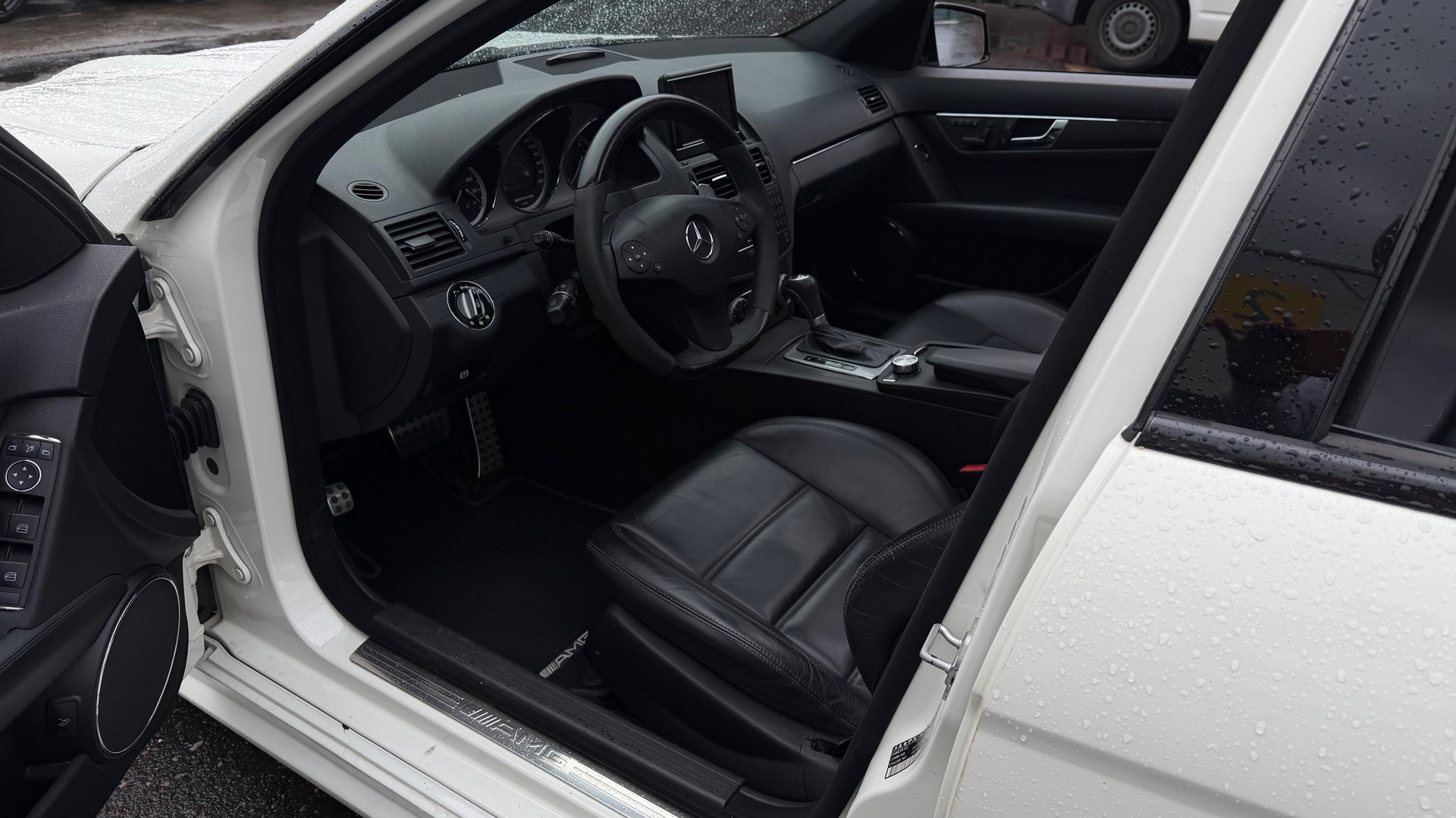 MERCEDES-BENZ C 63 AMG Avantgarde 7G-Tronic-image-10