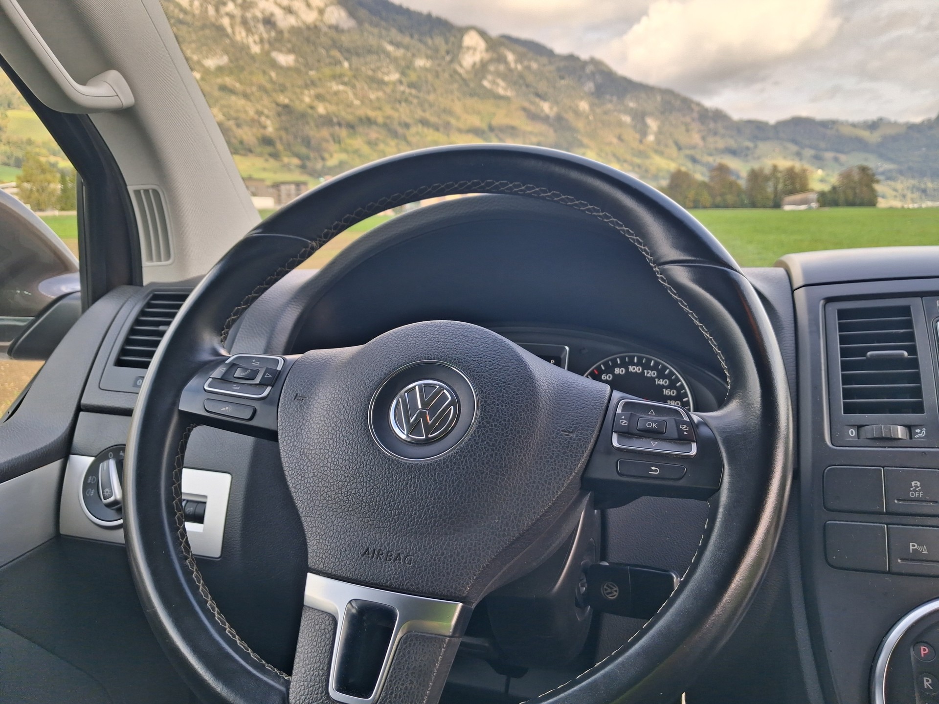 VW T5 Multivan 2.0 TDI Family 4Motion DSG-image-12