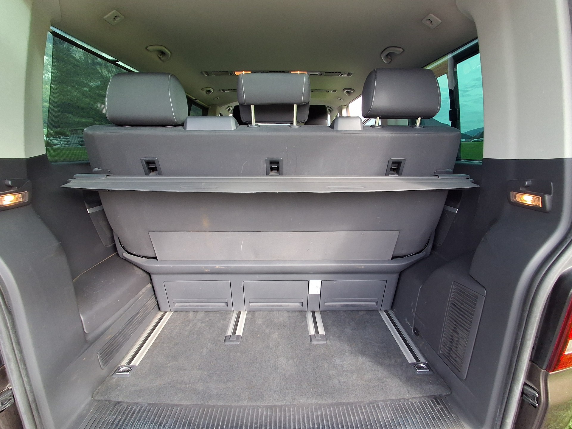 VW T5 Multivan 2.0 TDI Family 4Motion DSG-image-10
