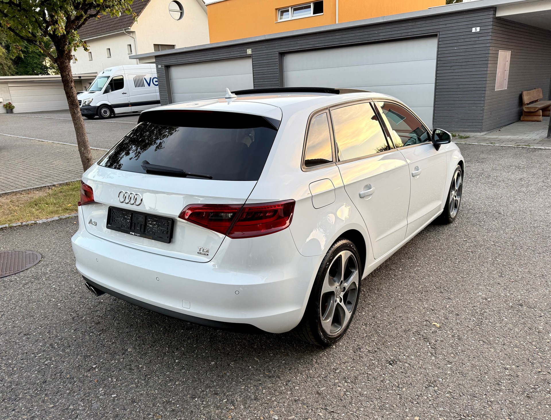 AUDI A3 2.0 TDI 184 Ambition qu. S-Tr.-image-2