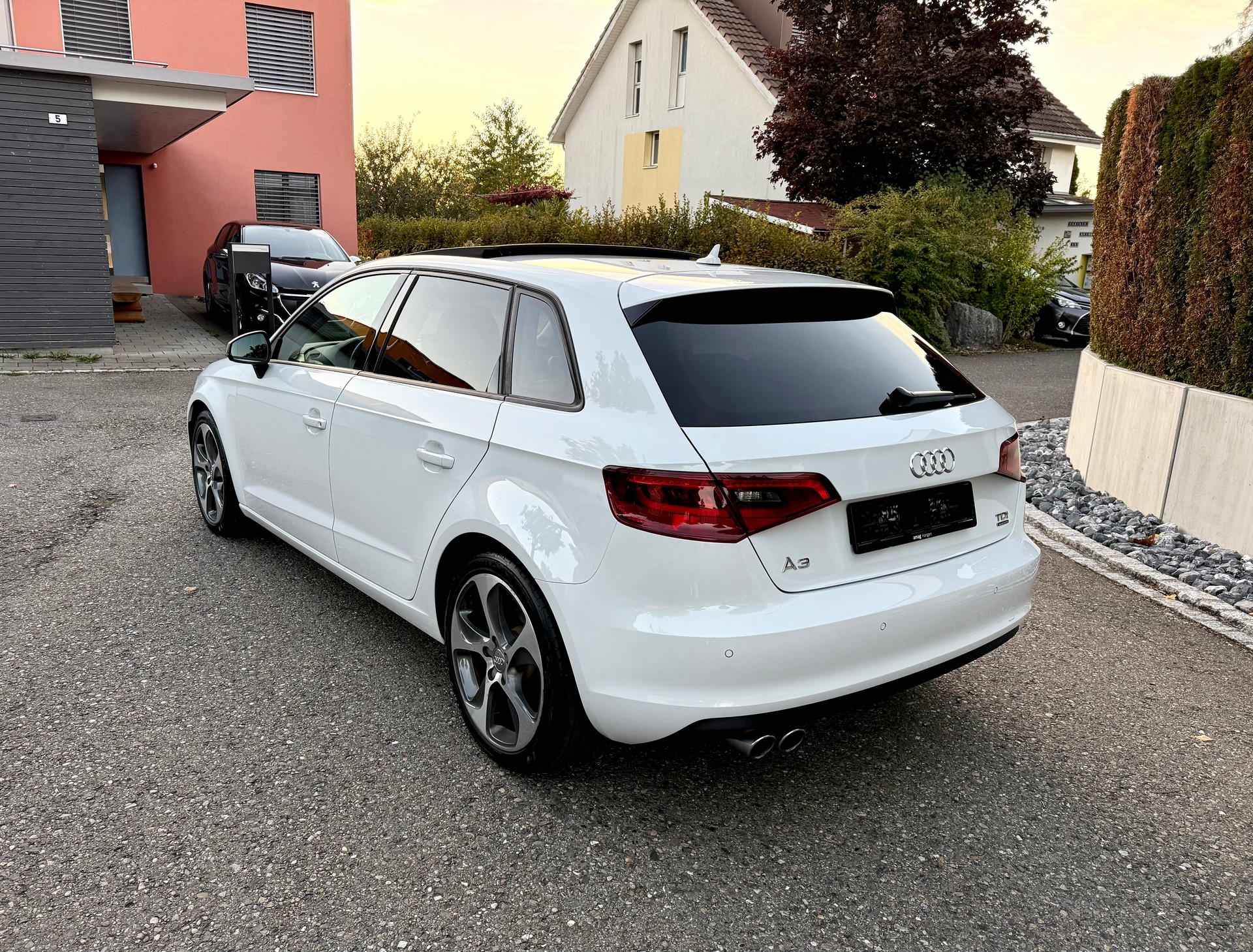 AUDI A3 2.0 TDI 184 Ambition qu. S-Tr.-image-1