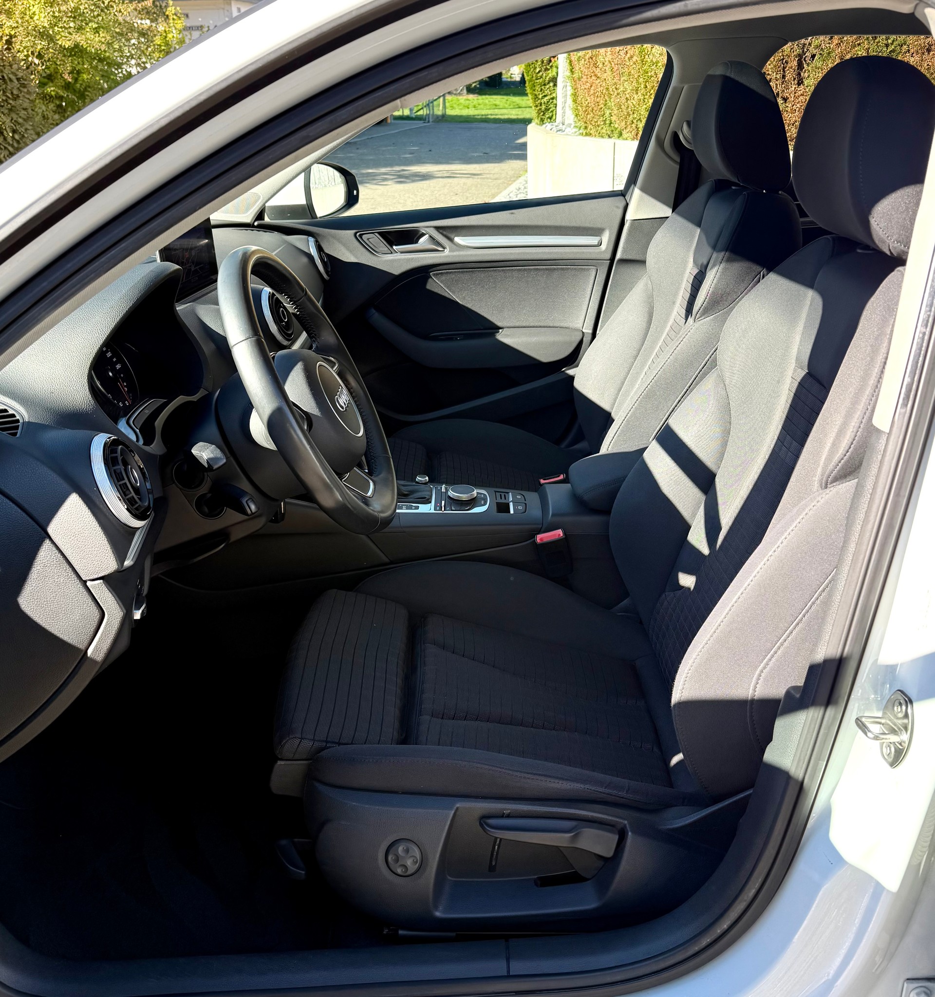 AUDI A3 2.0 TDI 184 Ambition qu. S-Tr.-image-12