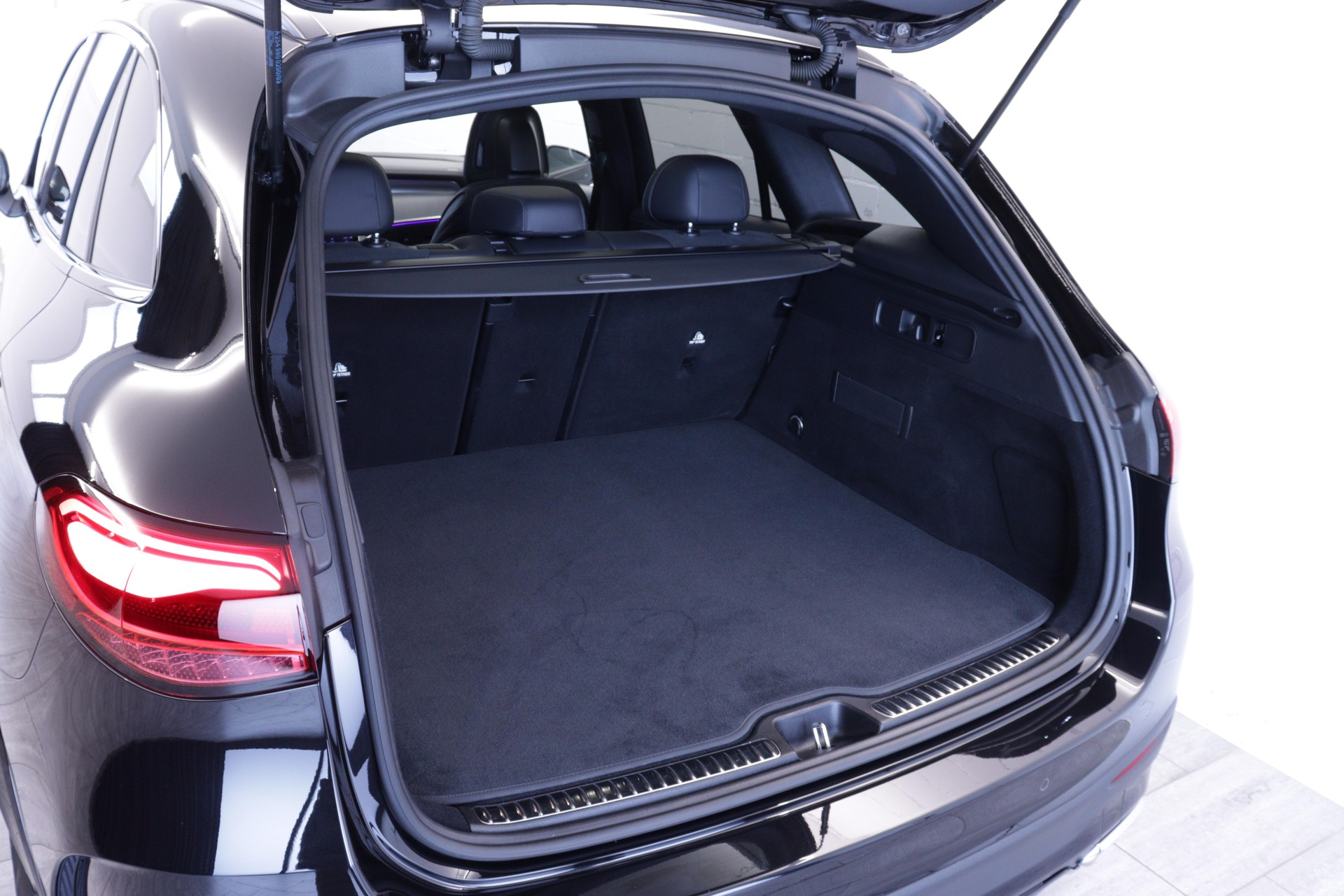 MERCEDES-BENZ GLC-Klasse X254 GLC 200 AMG Line 4matic-image-10