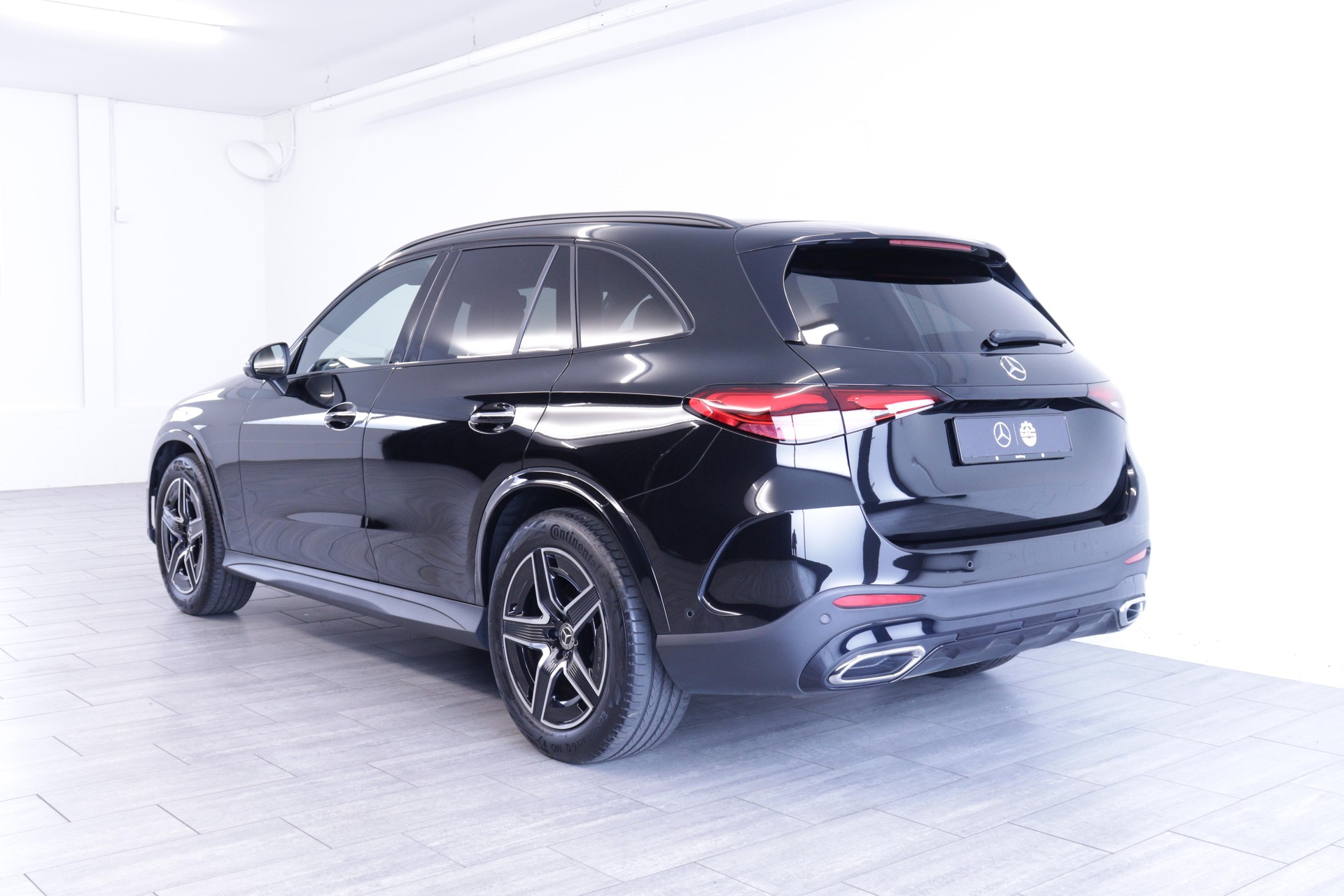 MERCEDES-BENZ GLC-Klasse GLC 200 AMG Line 4matic-image-3