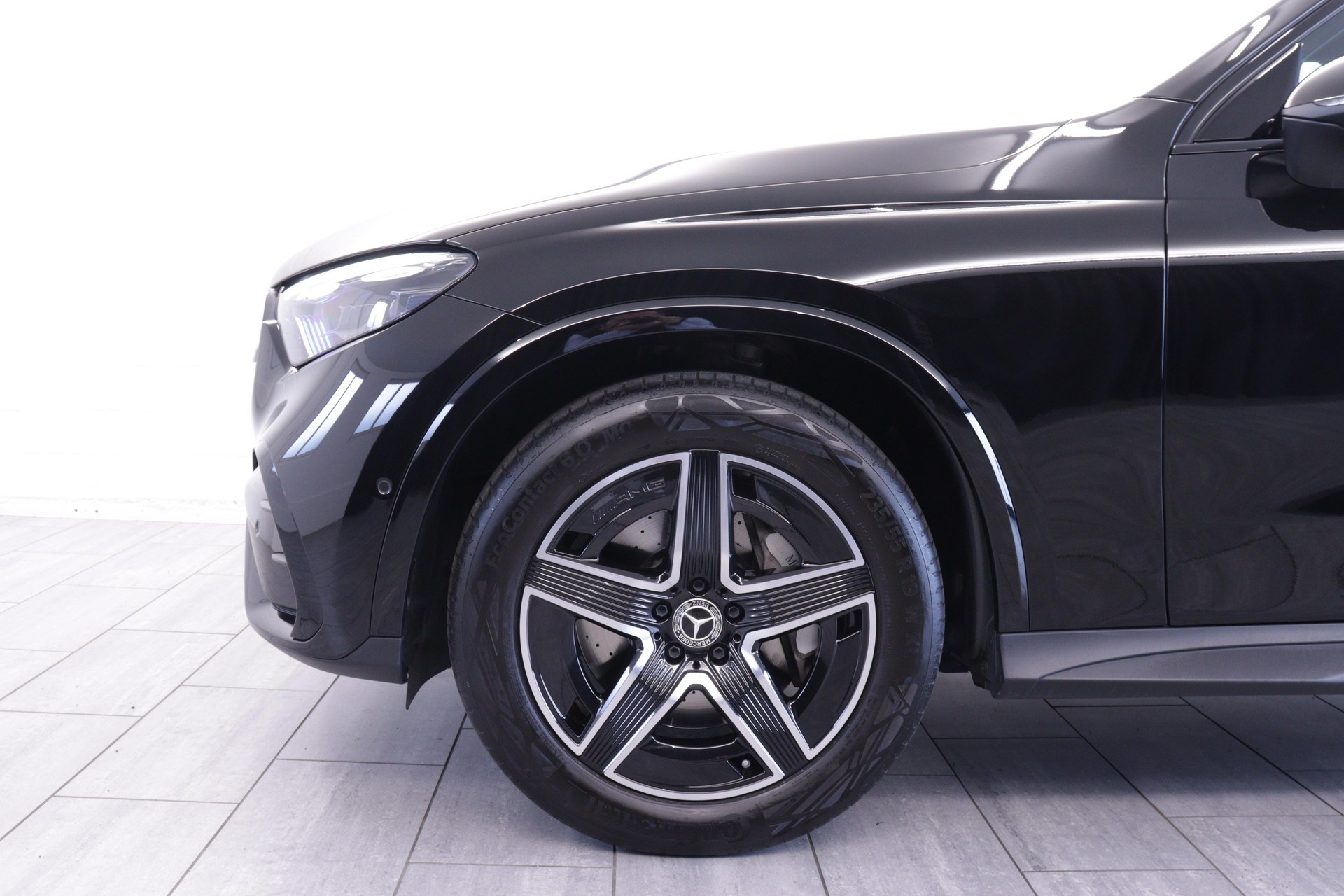 MERCEDES-BENZ GLC-Klasse GLC 200 AMG Line 4matic-image-11