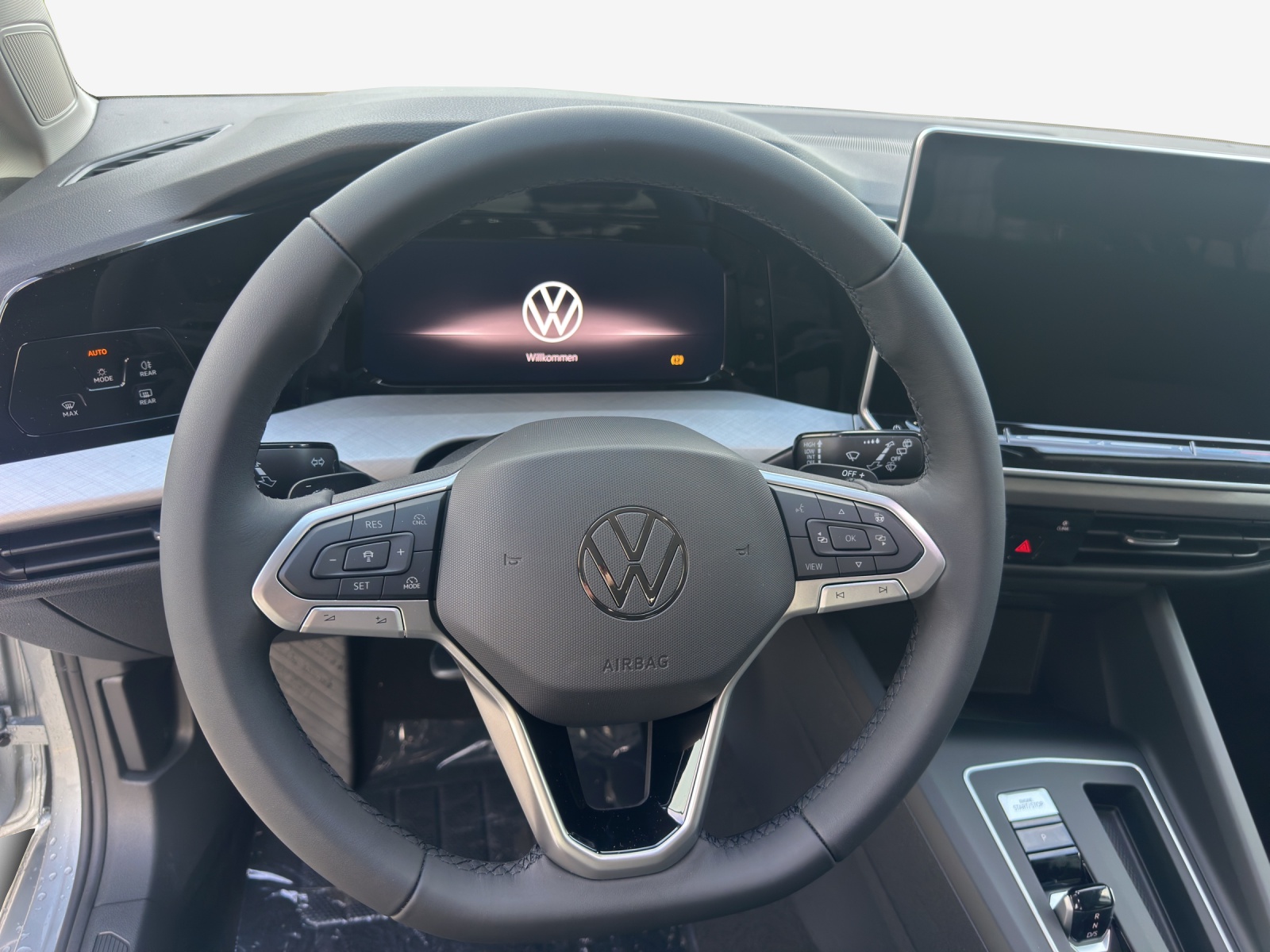 VW Golf 1.5 e TSI mHEV Value DSG-image-9