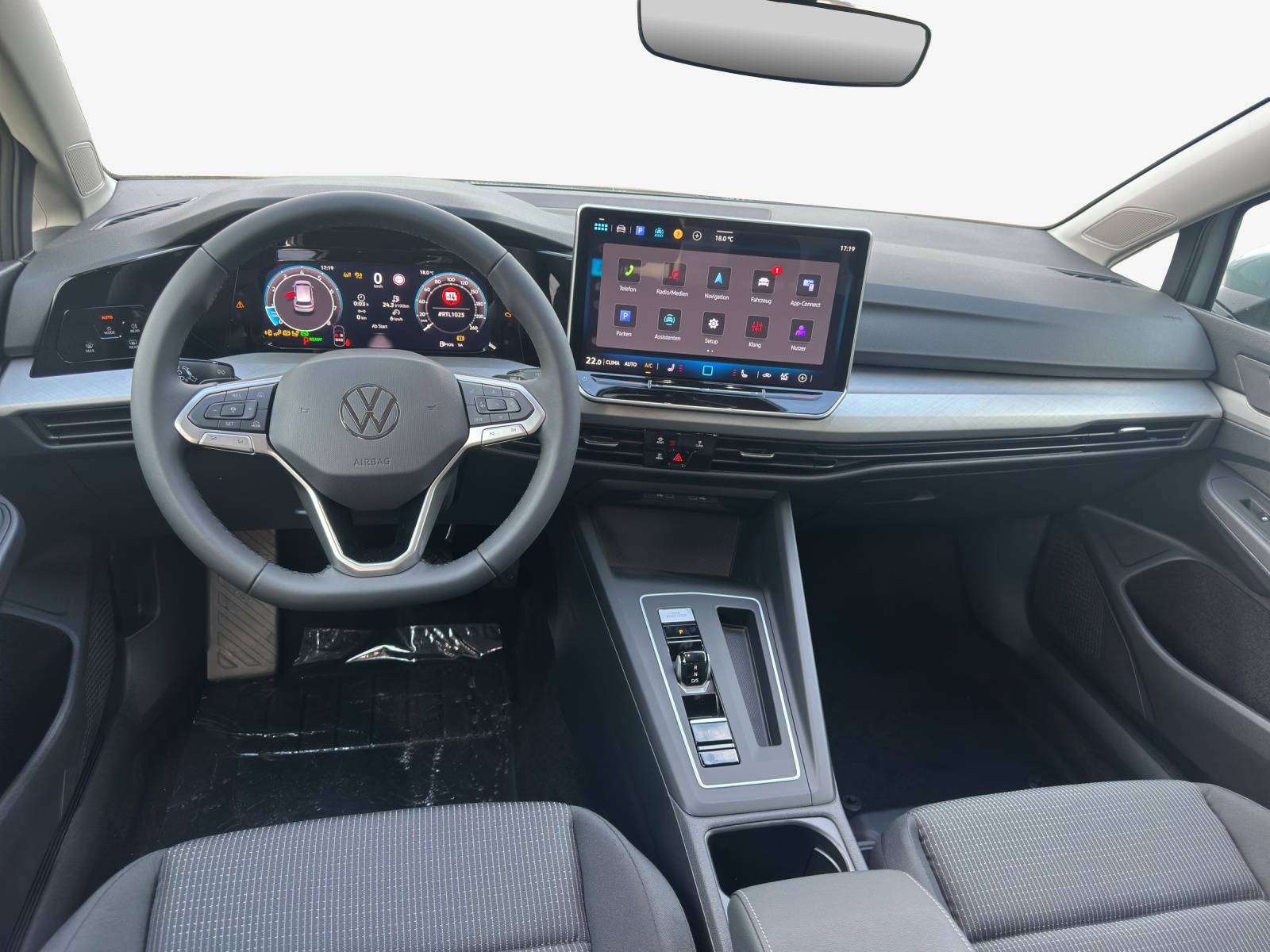 VW Golf 1.5 e TSI mHEV Value DSG-image-8
