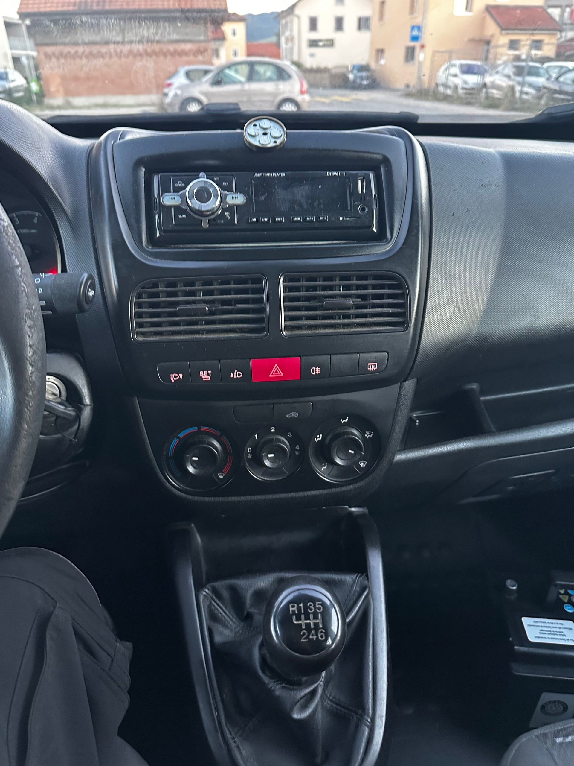 OPEL Combo 1.4 CNG Turbo ecoFLEX 2.4 L1H1-image-8