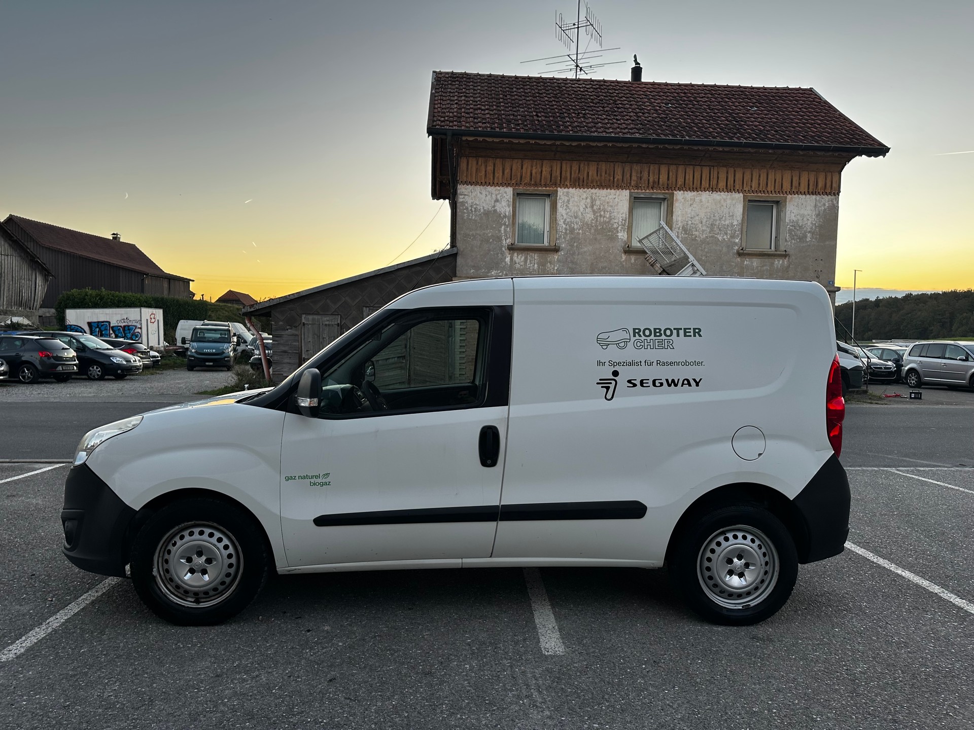 OPEL Combo 1.4 CNG Turbo ecoFLEX 2.4 L1H1-image-2