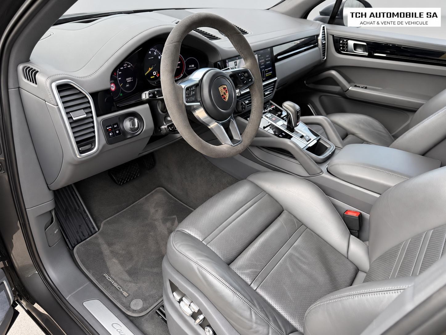 PORSCHE Cayenne E-Hybrid-image-12