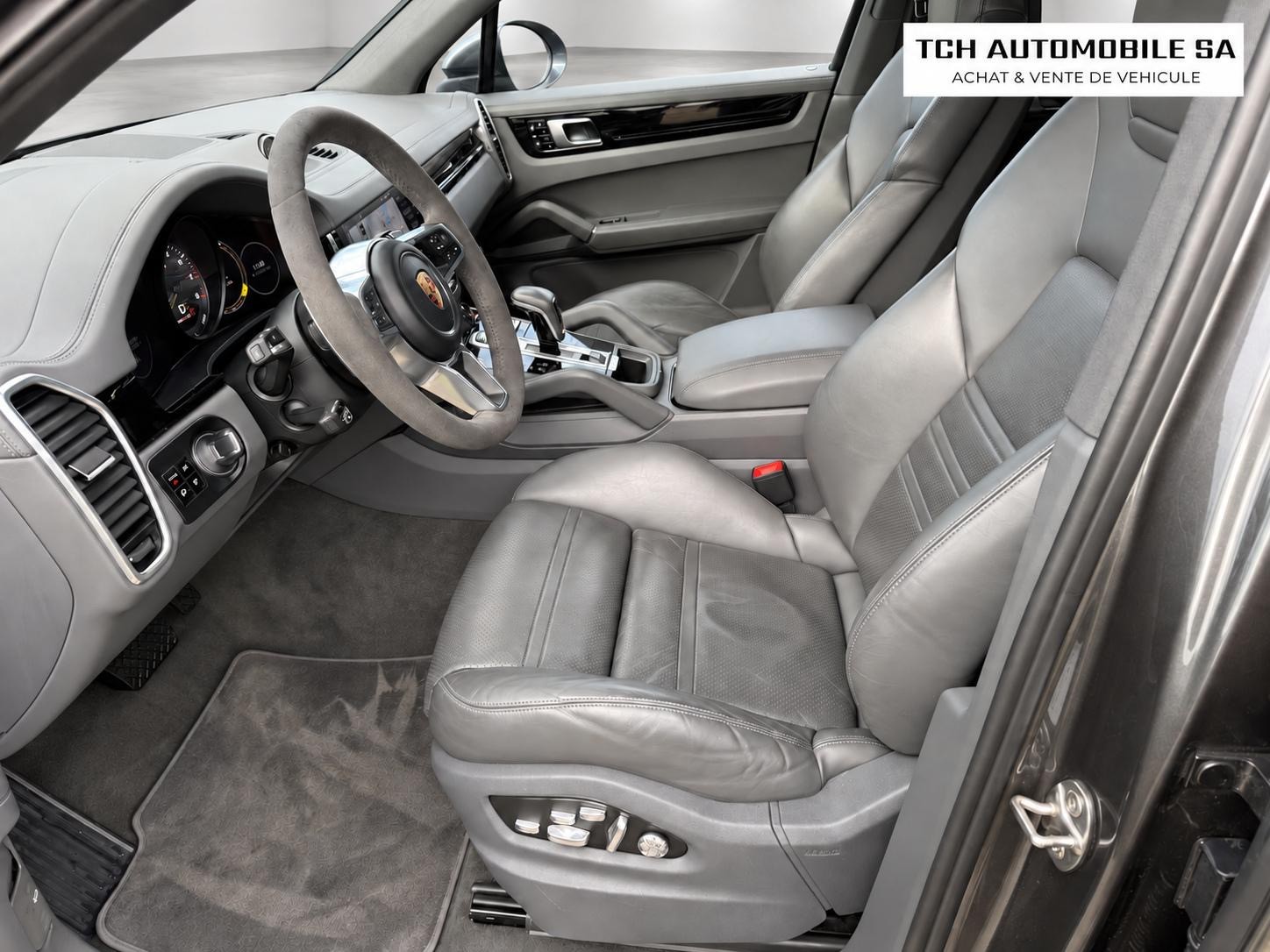 PORSCHE Cayenne E-Hybrid-image-10