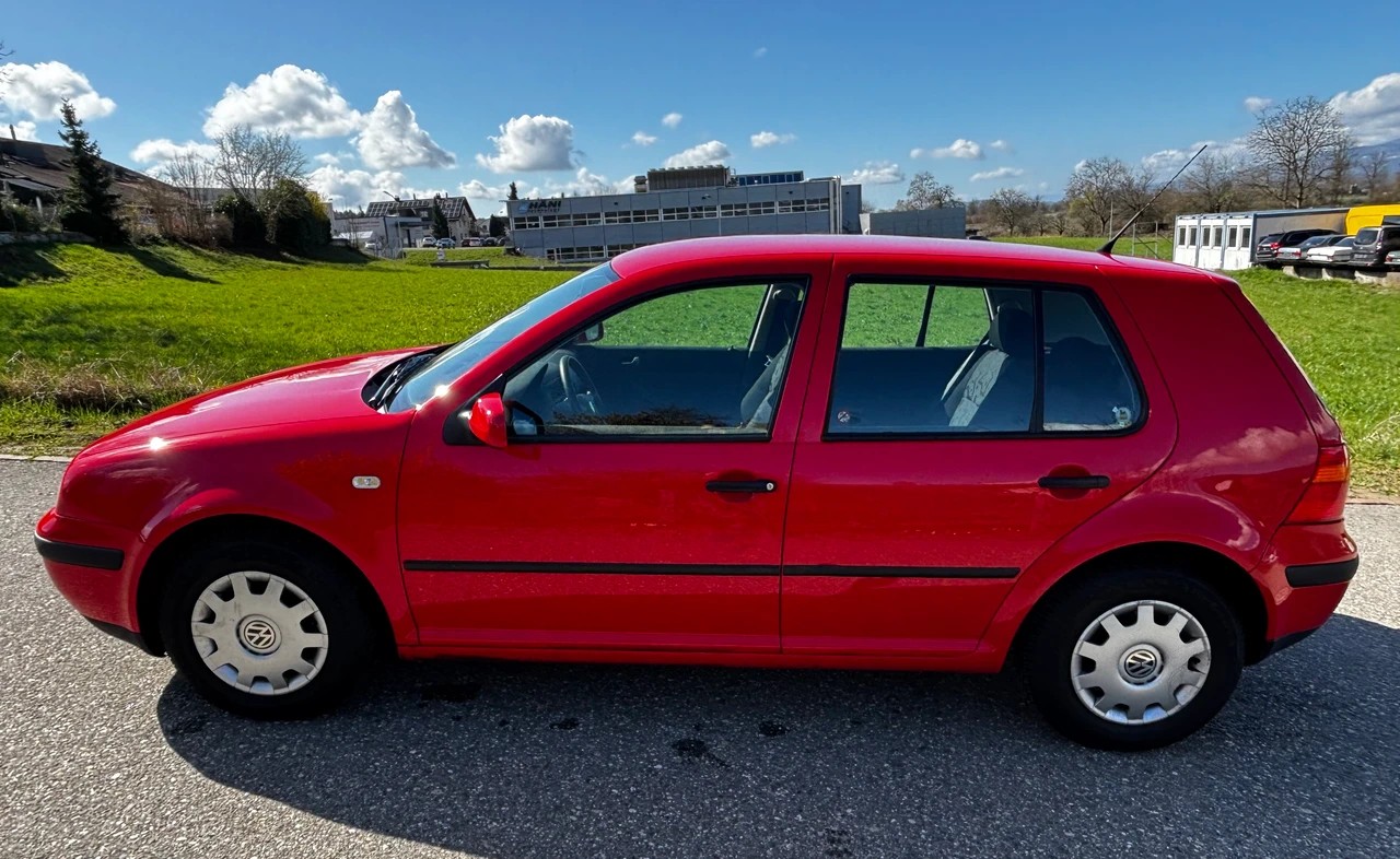 VW Golf 1.6 Automatic-image-4