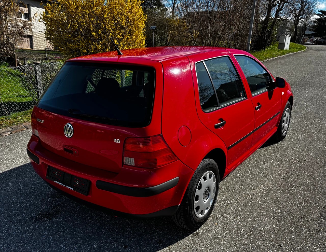 VW Golf 1.6 Automatic-image-2
