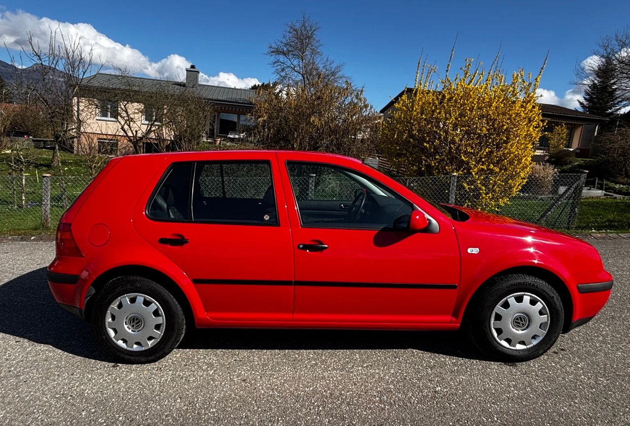 VW Golf 1.6 Automatic-image-5