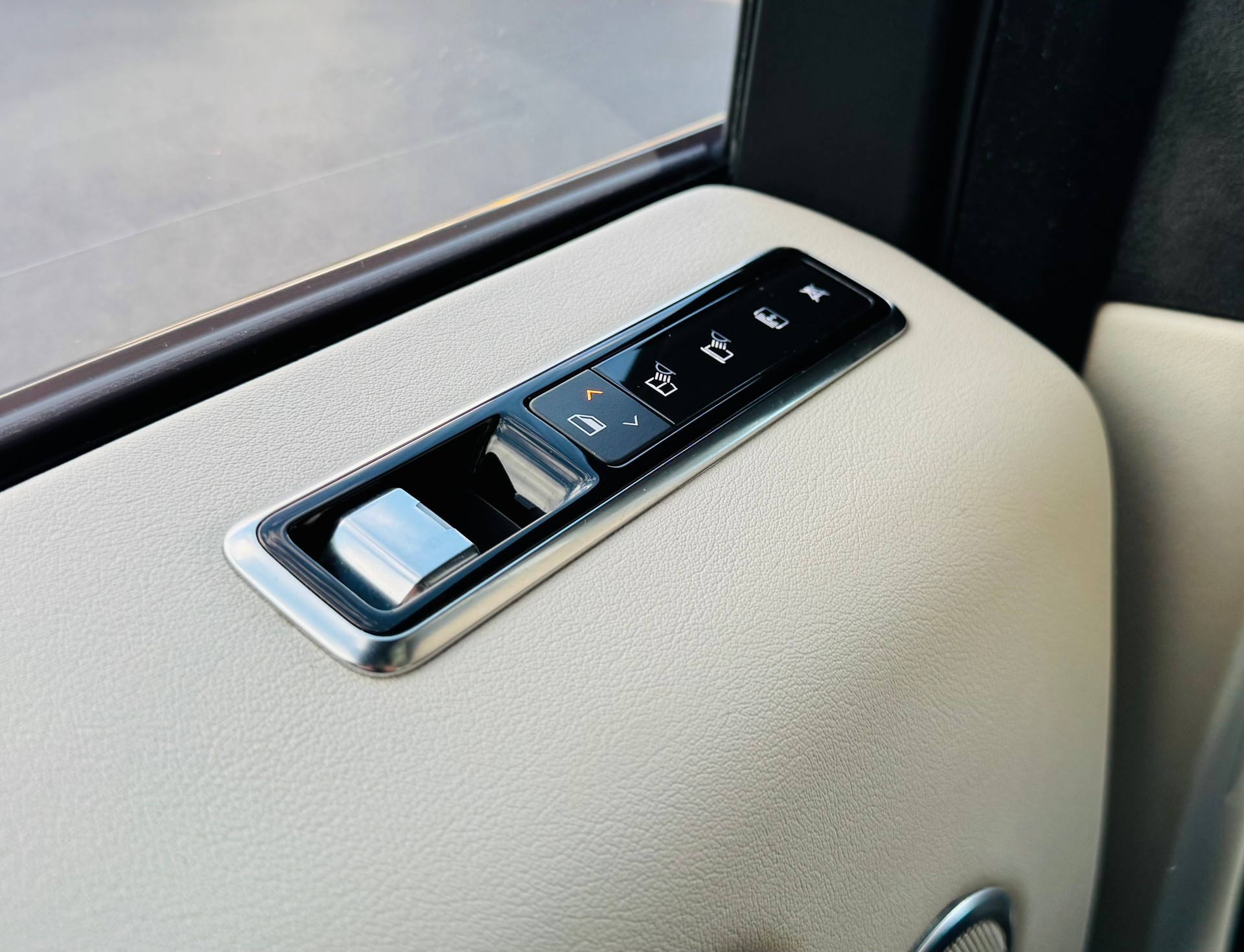 LAND ROVER Range Rover 3.0 SDV6 Vogue Automatic-image-12