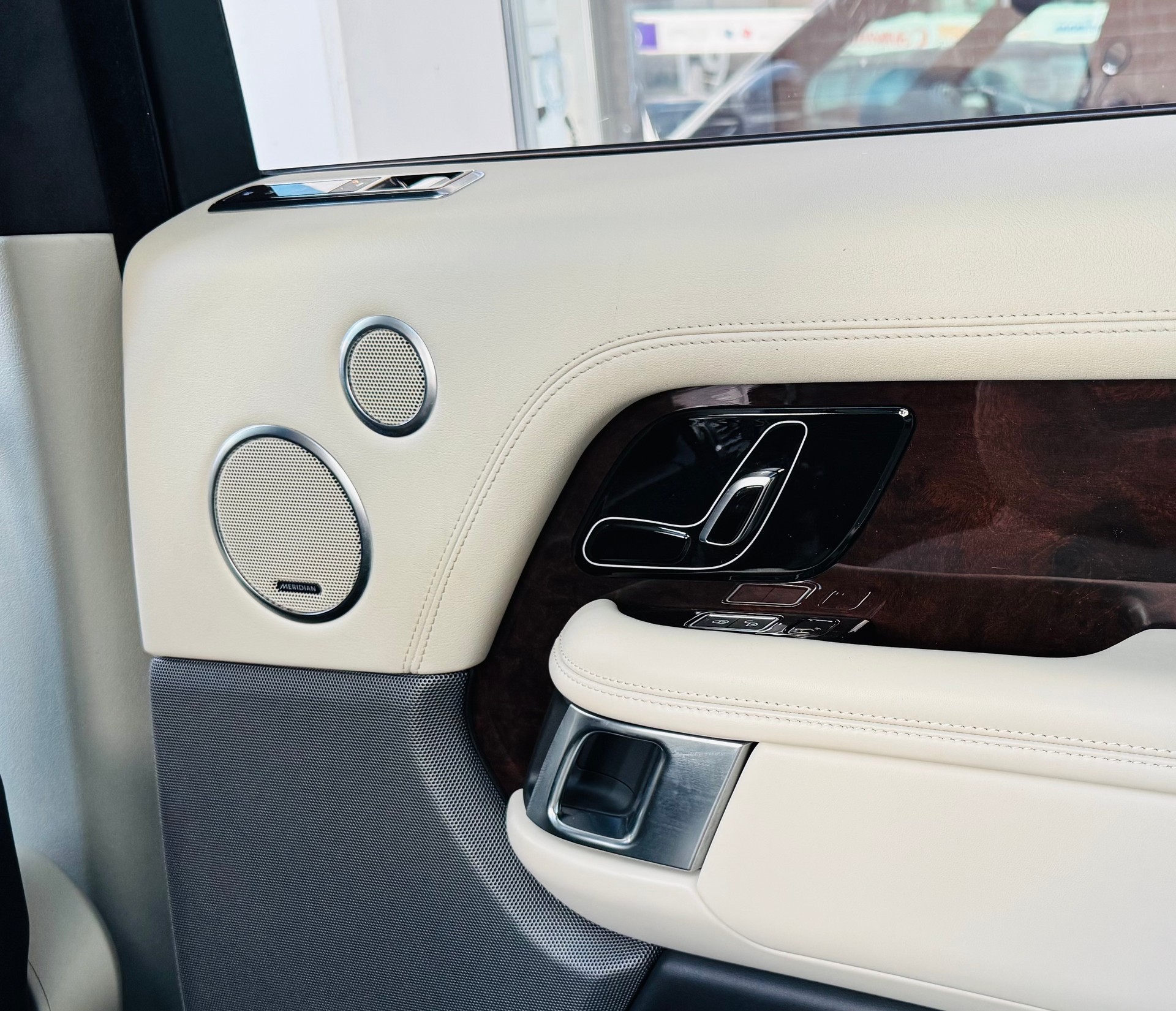 LAND ROVER Range Rover 3.0 SDV6 Vogue Automatic-image-11