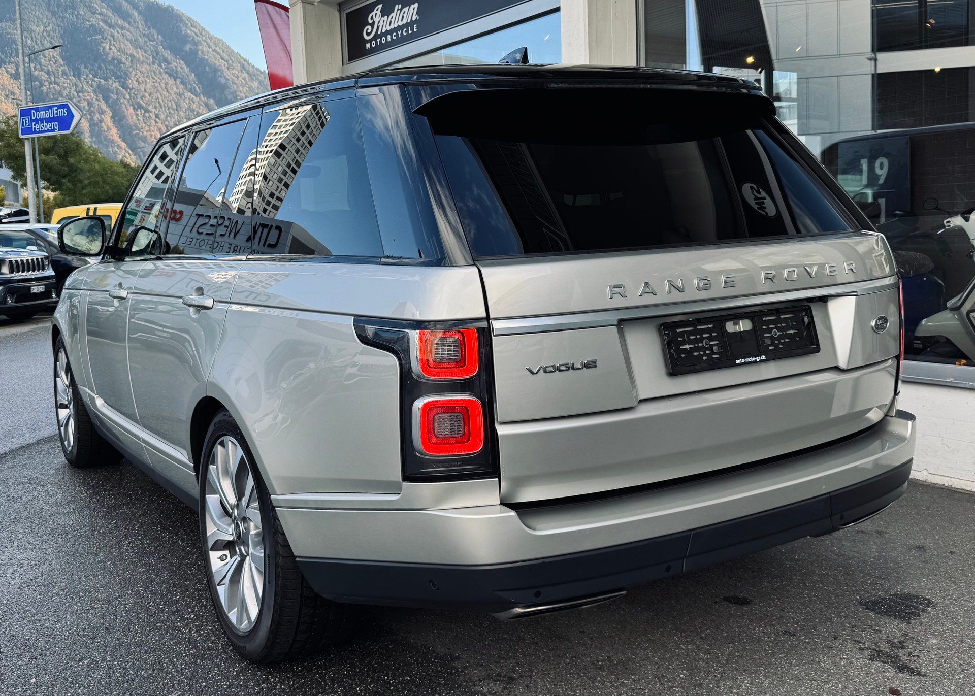 LAND ROVER Range Rover 3.0 SDV6 Vogue Automatic-image-3