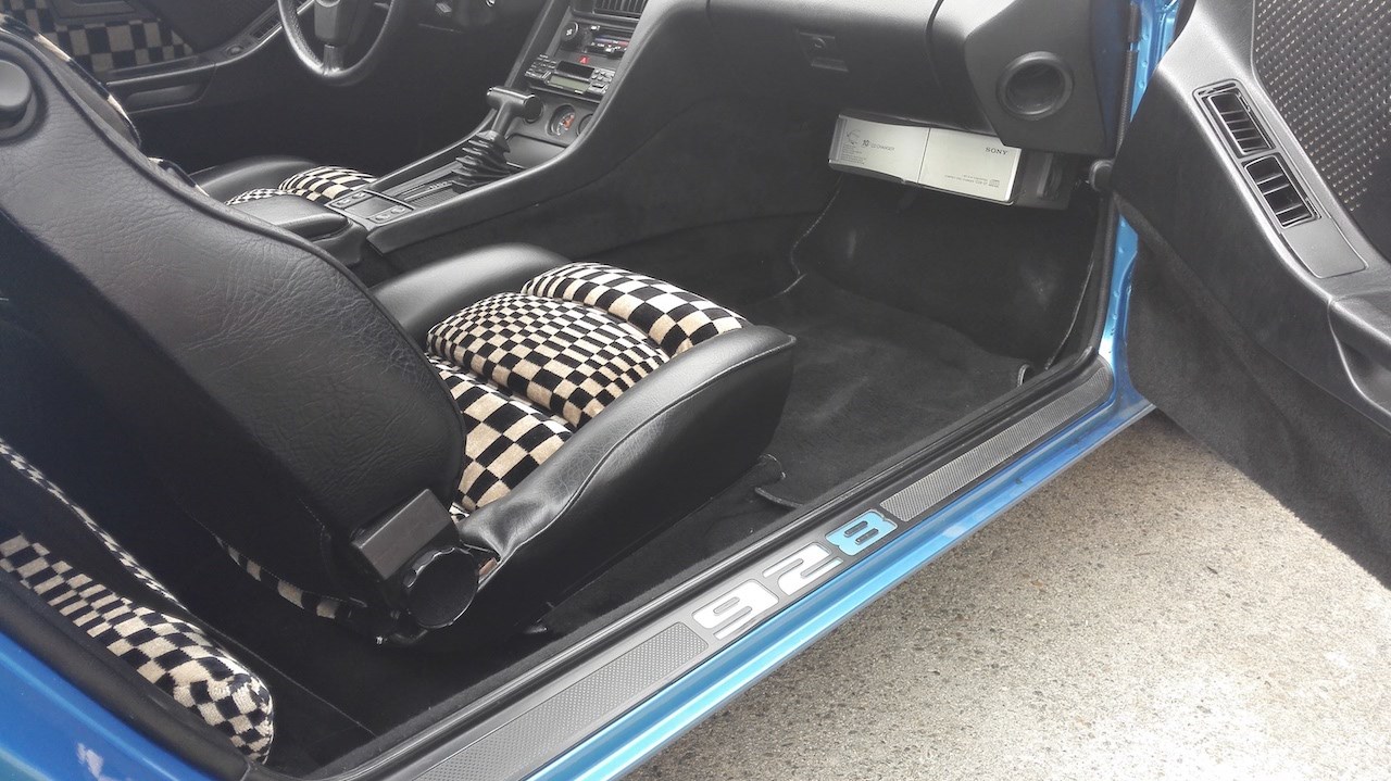 PORSCHE 928-image-1