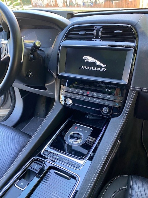 JAGUAR F-Pace 3.0 V6 S AWD Automatik-image-3