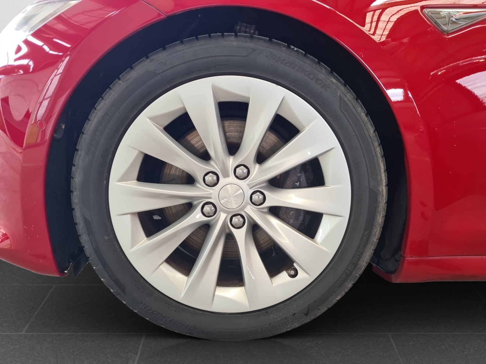 TESLA Model S 75 D-image-14