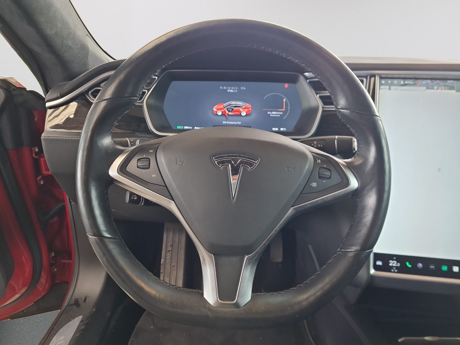 TESLA Model S 75 D-image-9