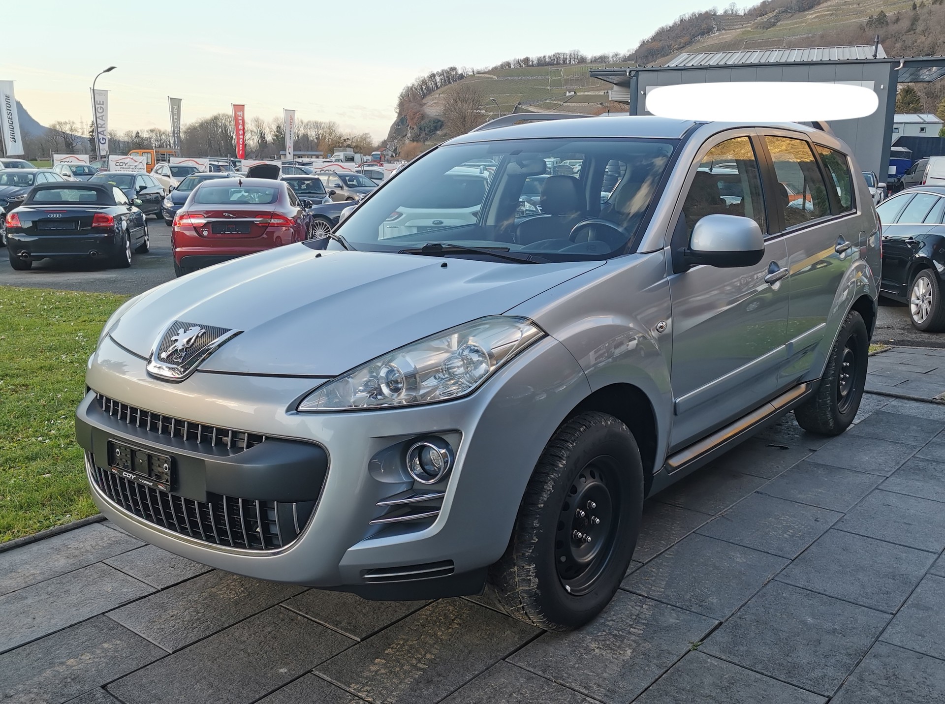 PEUGEOT 4007 2.2 HDi Confort-image-9