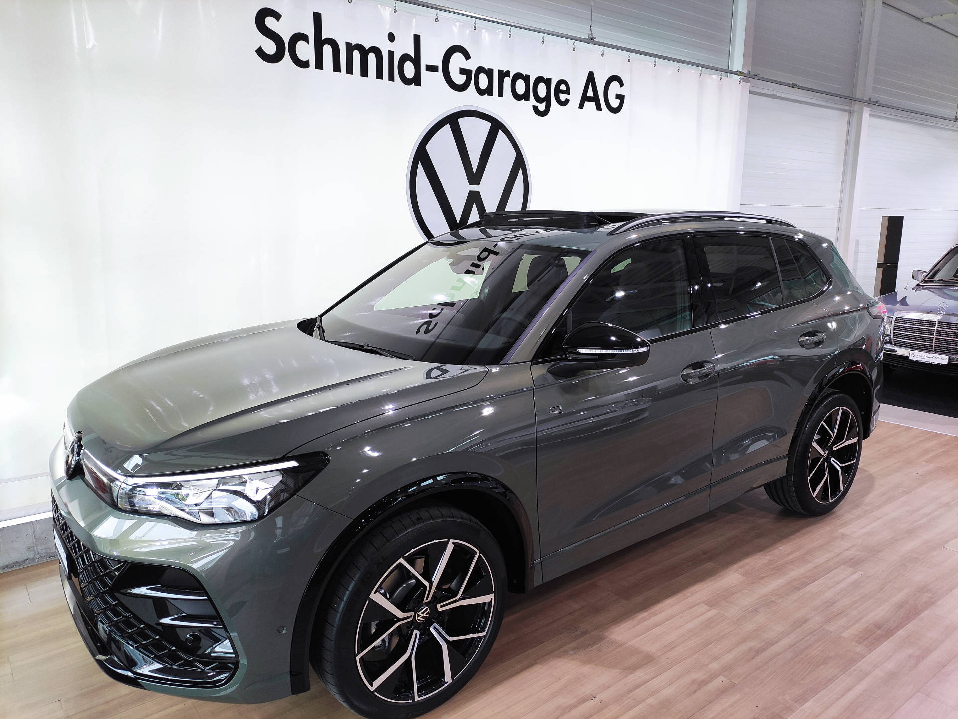 VW Tiguan 2.0 TSI R-Line Black-Style DSG 4motion-image-0