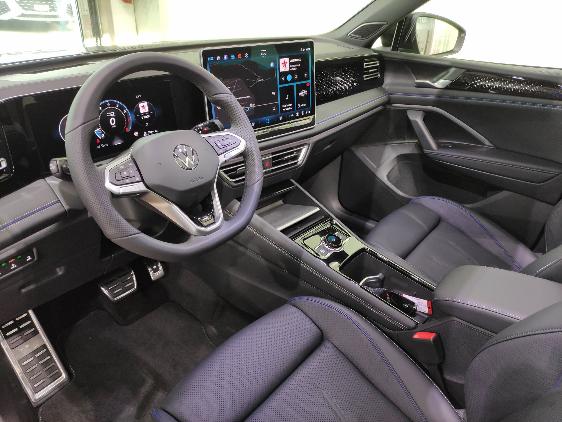 VW Tiguan 2.0 TSI R-Line Black-Style DSG 4motion-image-2