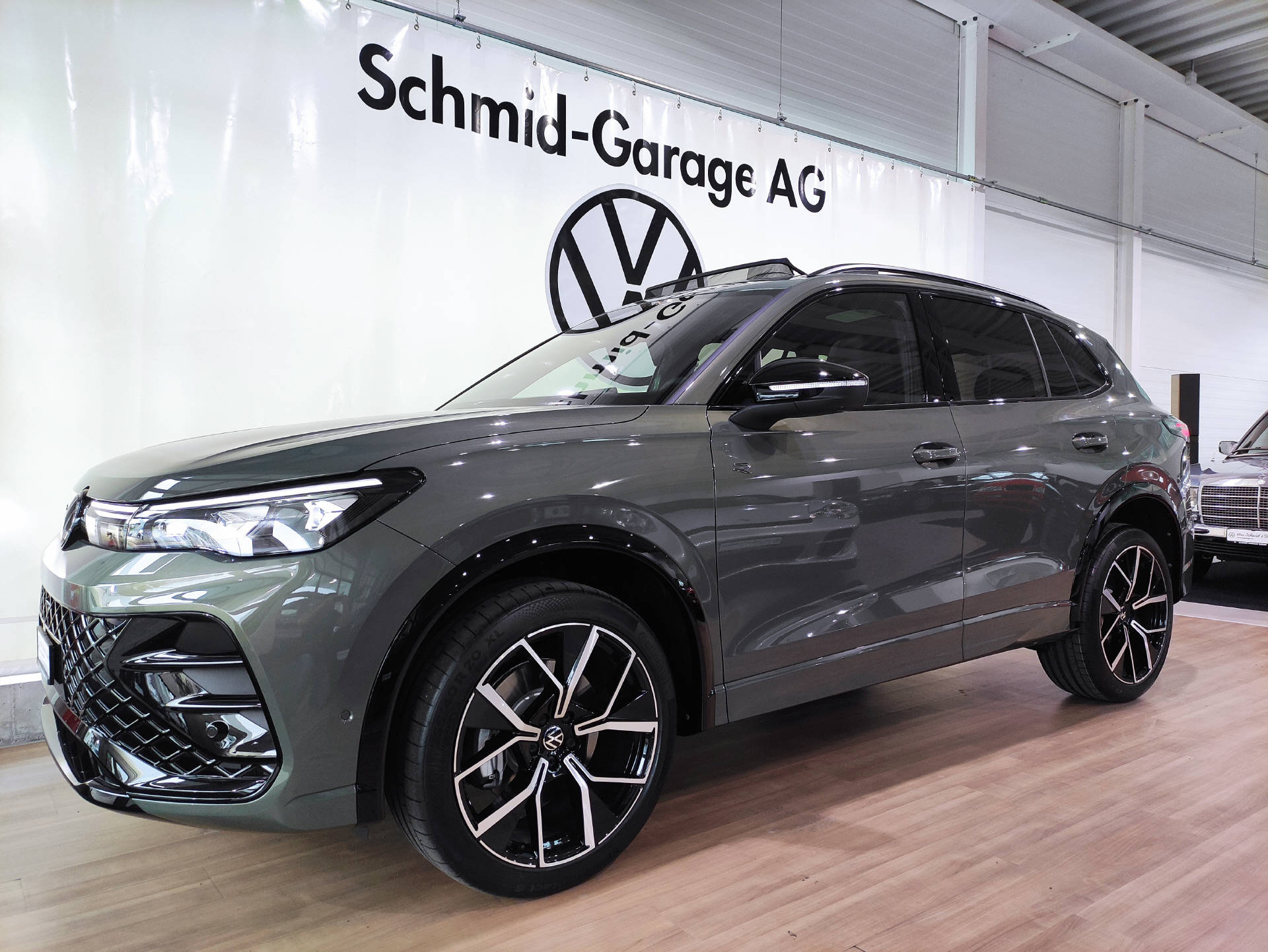 VW Tiguan 2.0 TSI R-Line Black-Style DSG 4motion-image-1