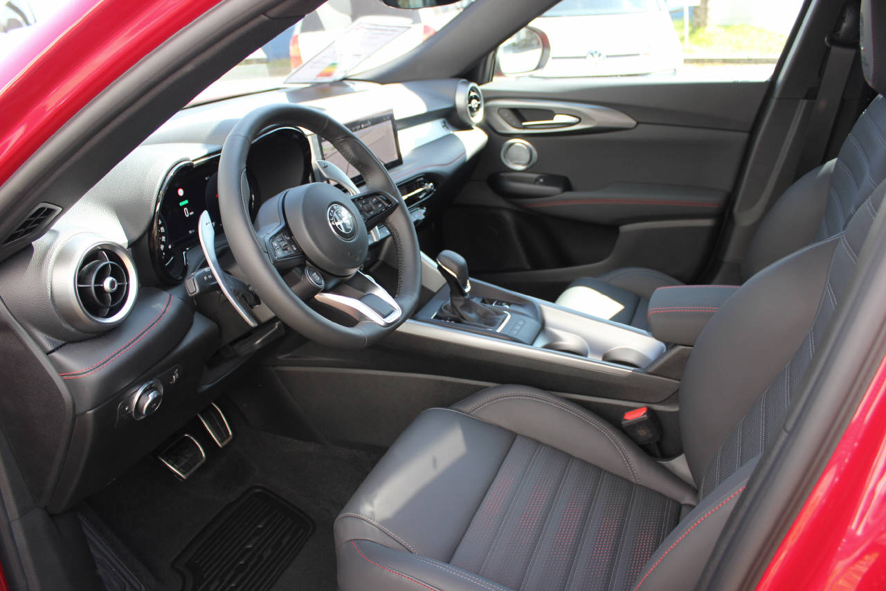 ALFA ROMEO Tonale 1.3 Plug-in Hybrid Tributo Italiano Q4-image-5