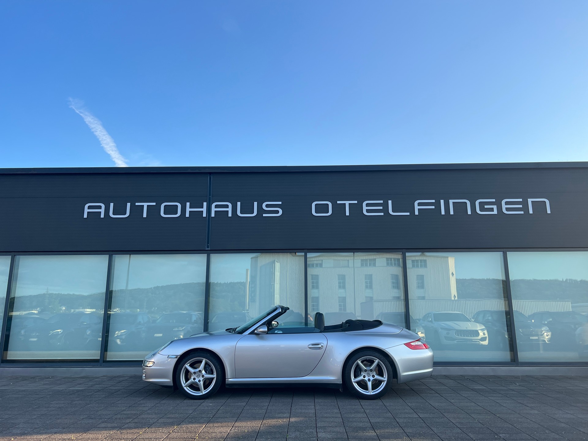 PORSCHE 911 Cabrio Carrera 4-image-0