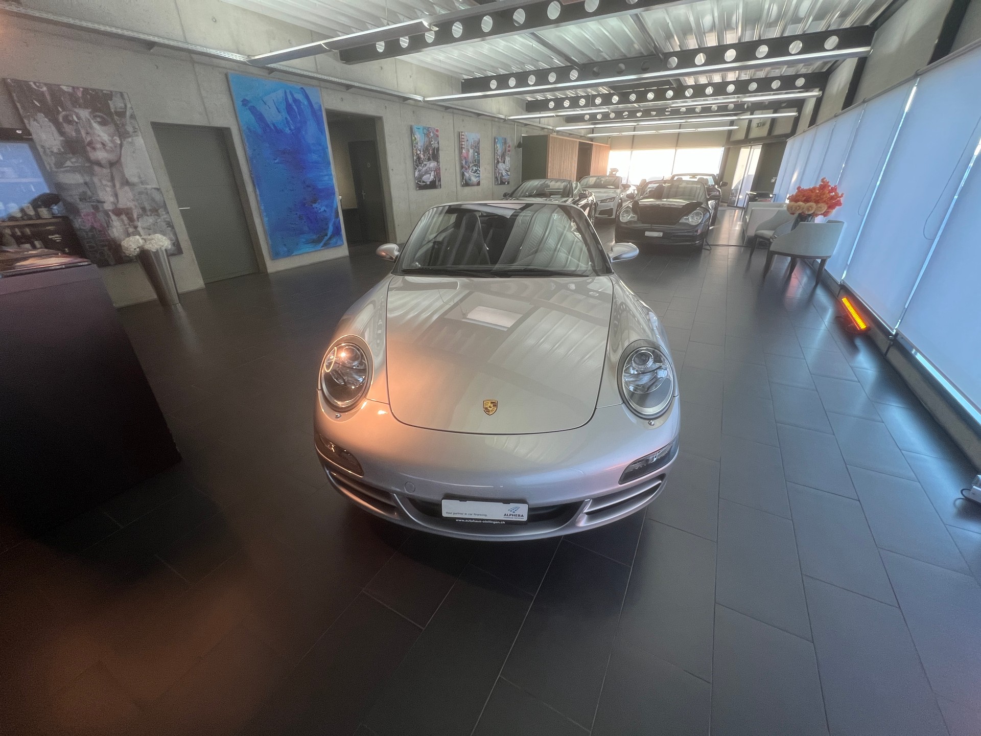 PORSCHE 911 Cabrio Carrera 4-image-4
