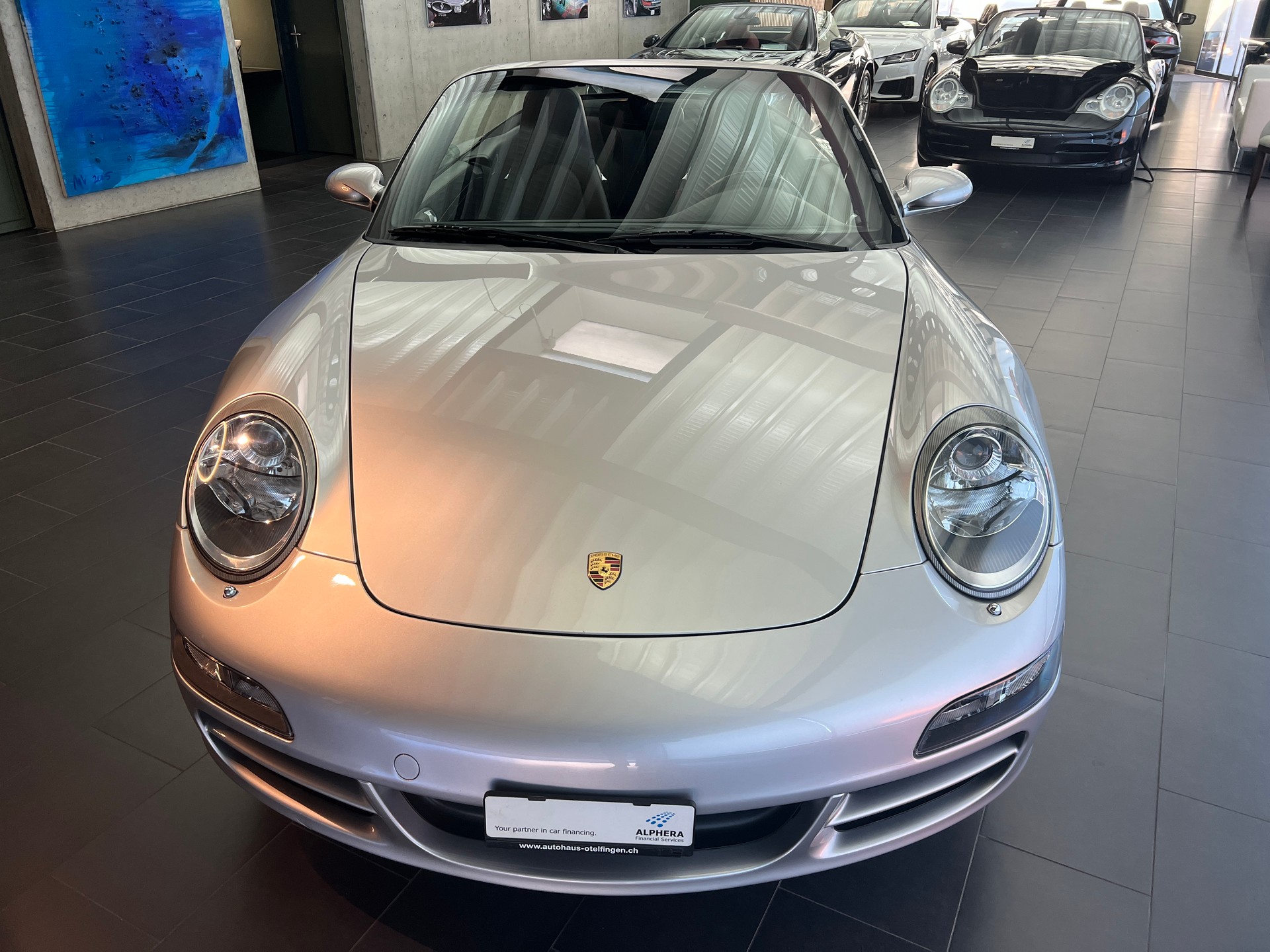 PORSCHE 911 Cabrio Carrera 4-image-3