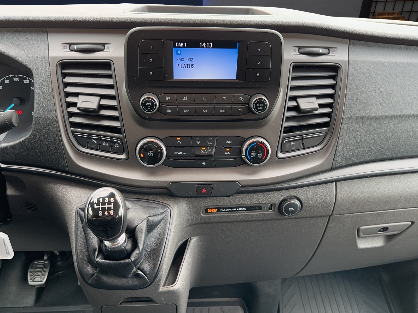 FORD Transit Custom Kombi 320 L1 2.0 EcoBlue 130 PS Trend 9-Plätzer-image-8