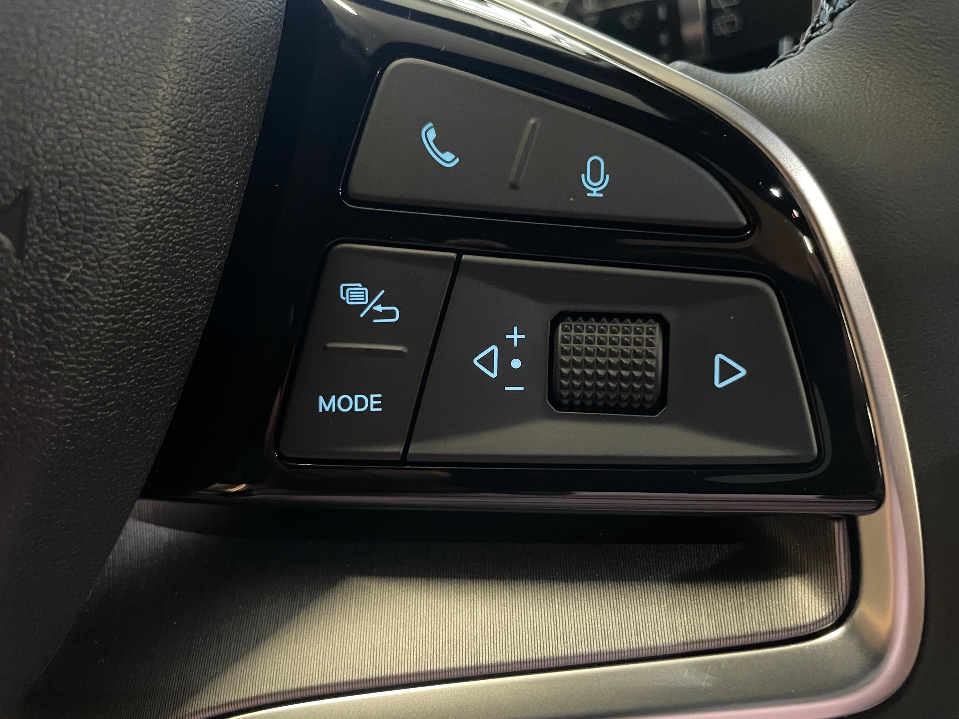 BYD Seal U DM-i Design AWD-image-20