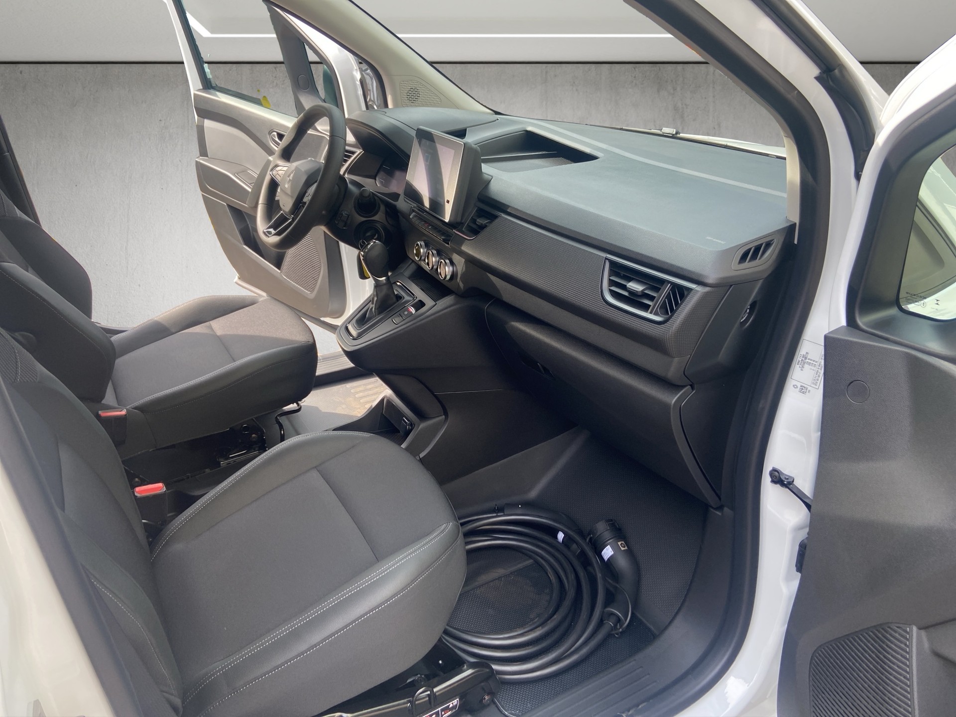 RENAULT Kangoo Van EV45 Standard 22kW Extra-image-10