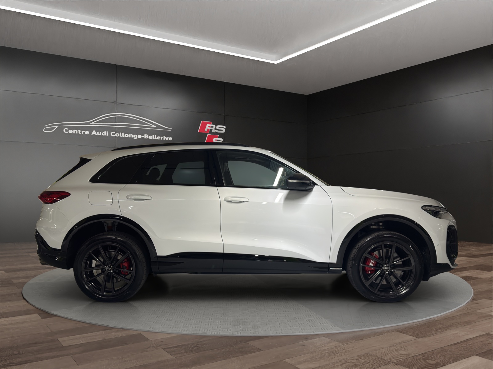 AUDI SQ5 TFSI quattro S-tronic-image-6