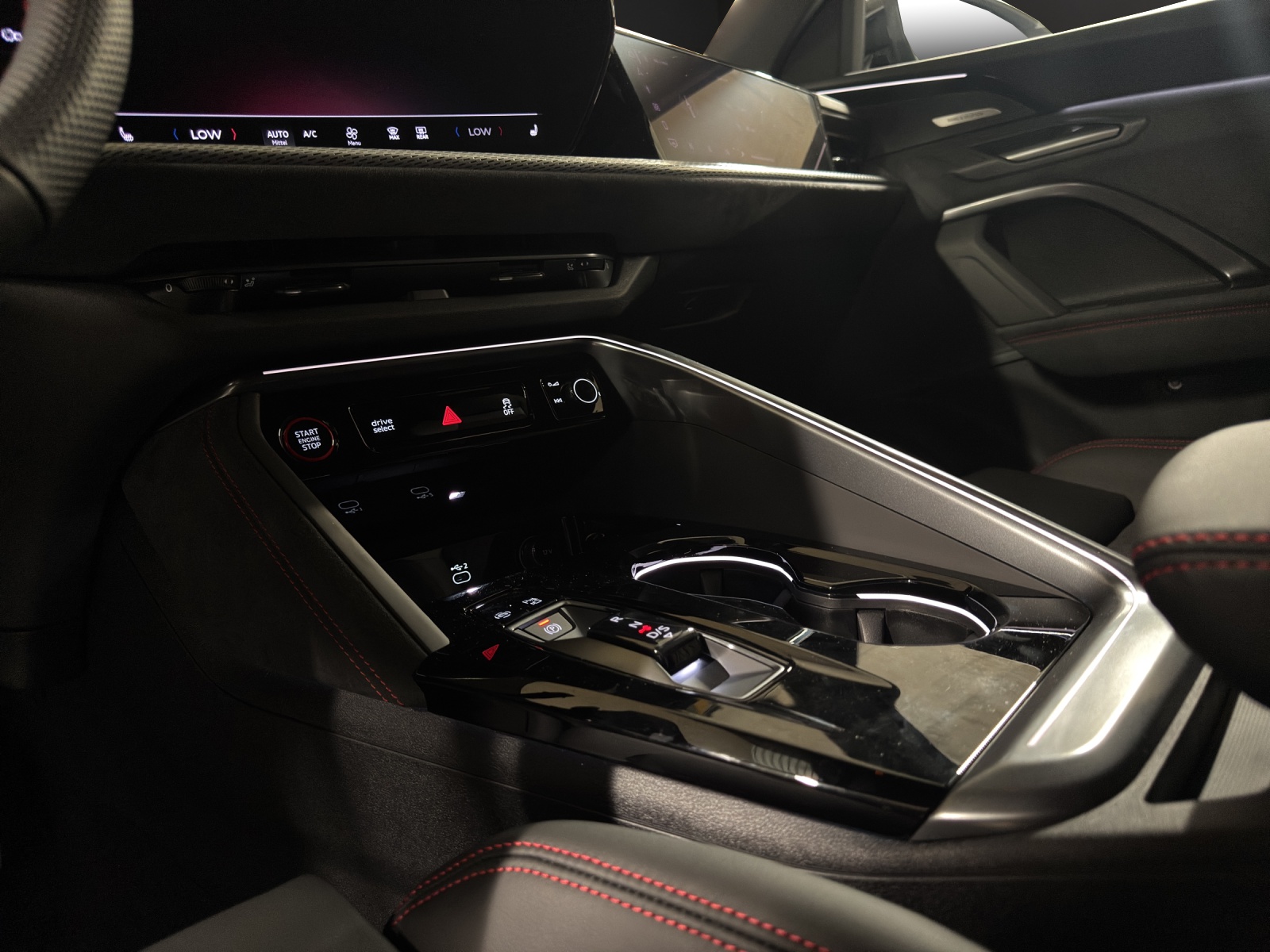 AUDI SQ5 TFSI quattro S-tronic-image-12