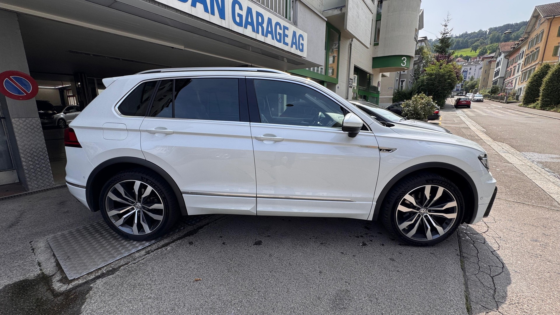 VW Tiguan 2.0 TDI SCR Highline 4Motion DSG-image-1